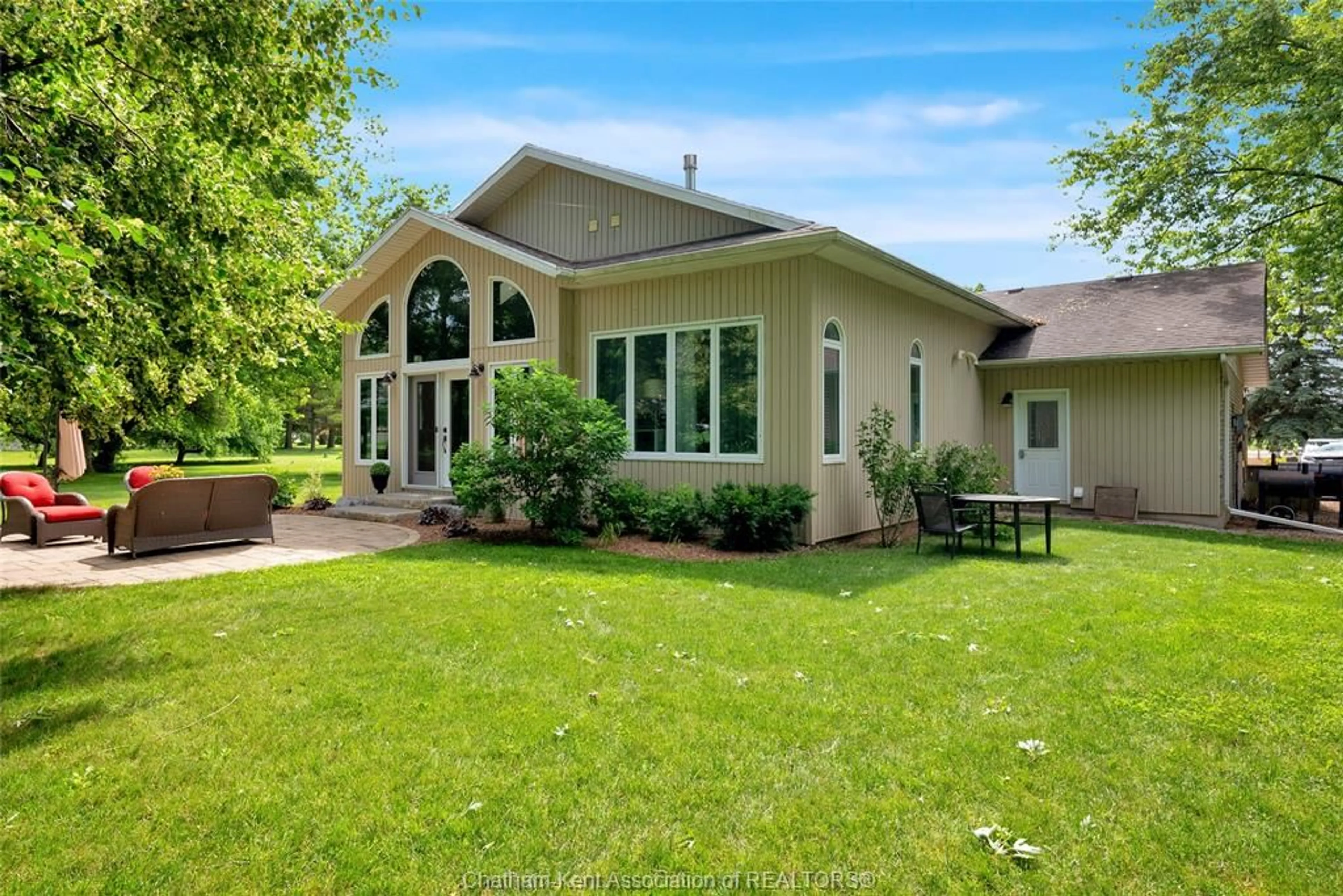 Home with vinyl exterior material, unknown for 6805 PAIN COURT Line, Pain Court Ontario N0P 1Z0