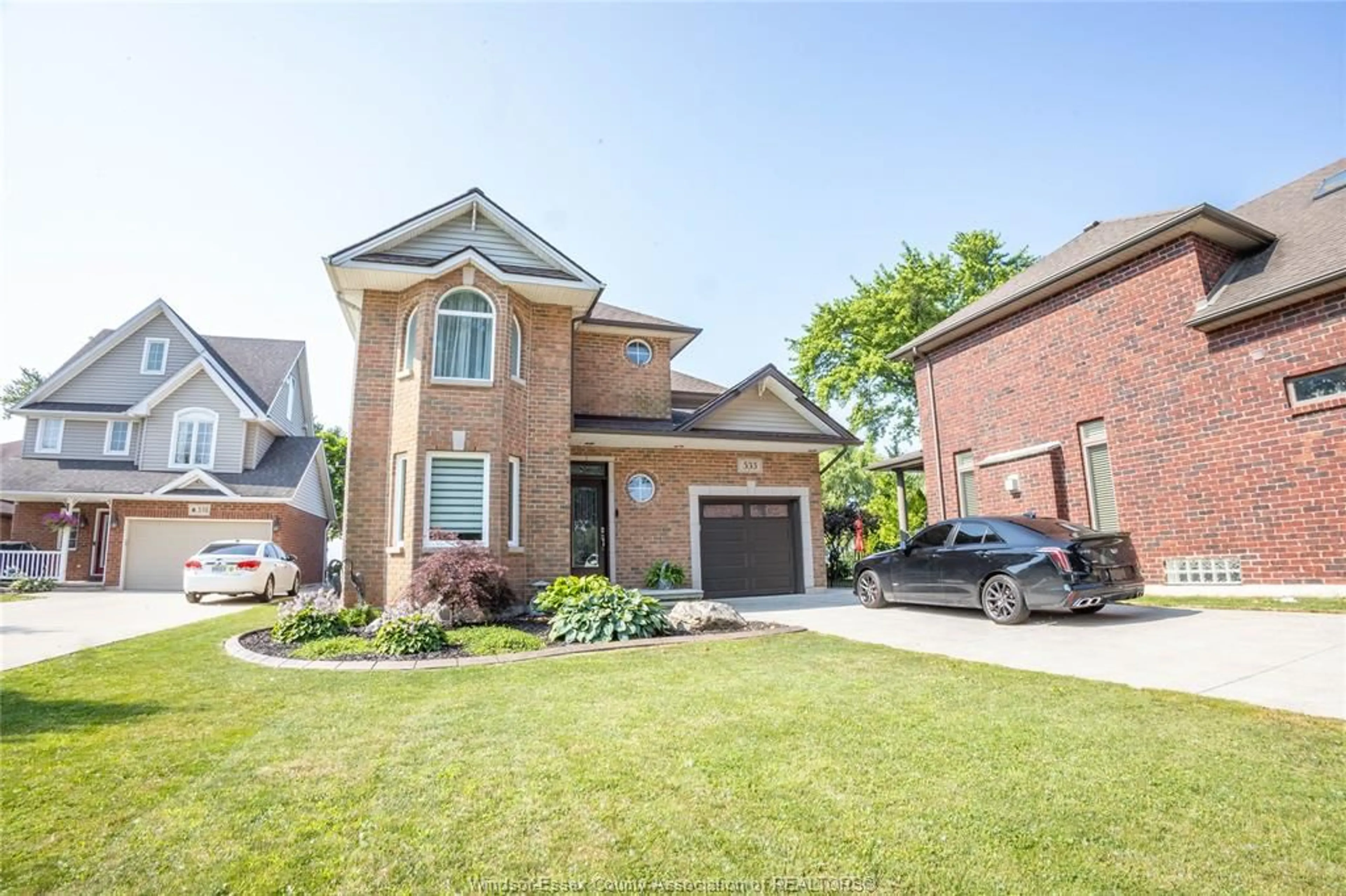 Home with brick exterior material, street for 533 CUMBERLAND Way, Colchester Ontario N0R 1G0
