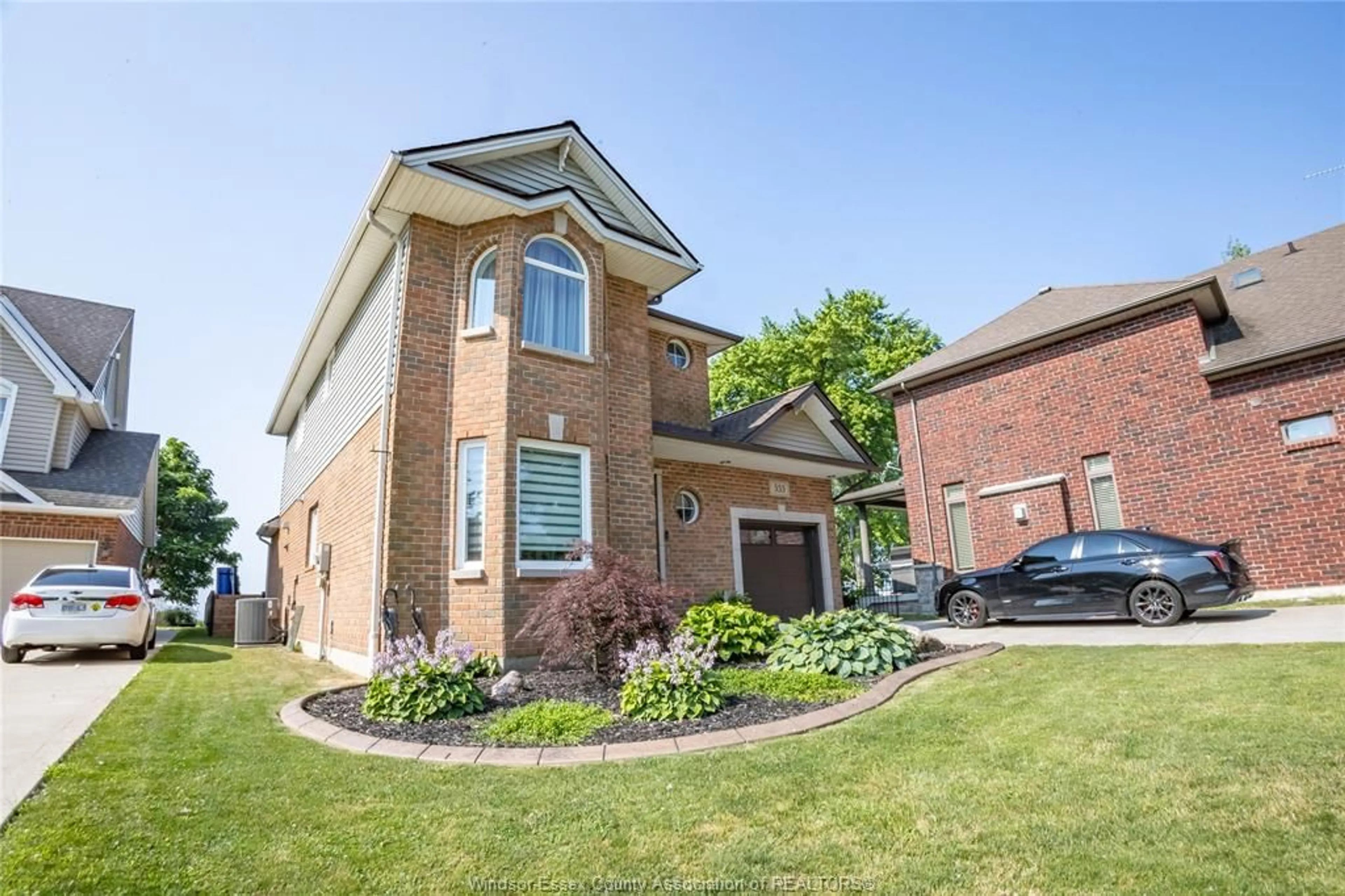 Home with brick exterior material, street for 533 CUMBERLAND Way, Colchester Ontario N0R 1G0