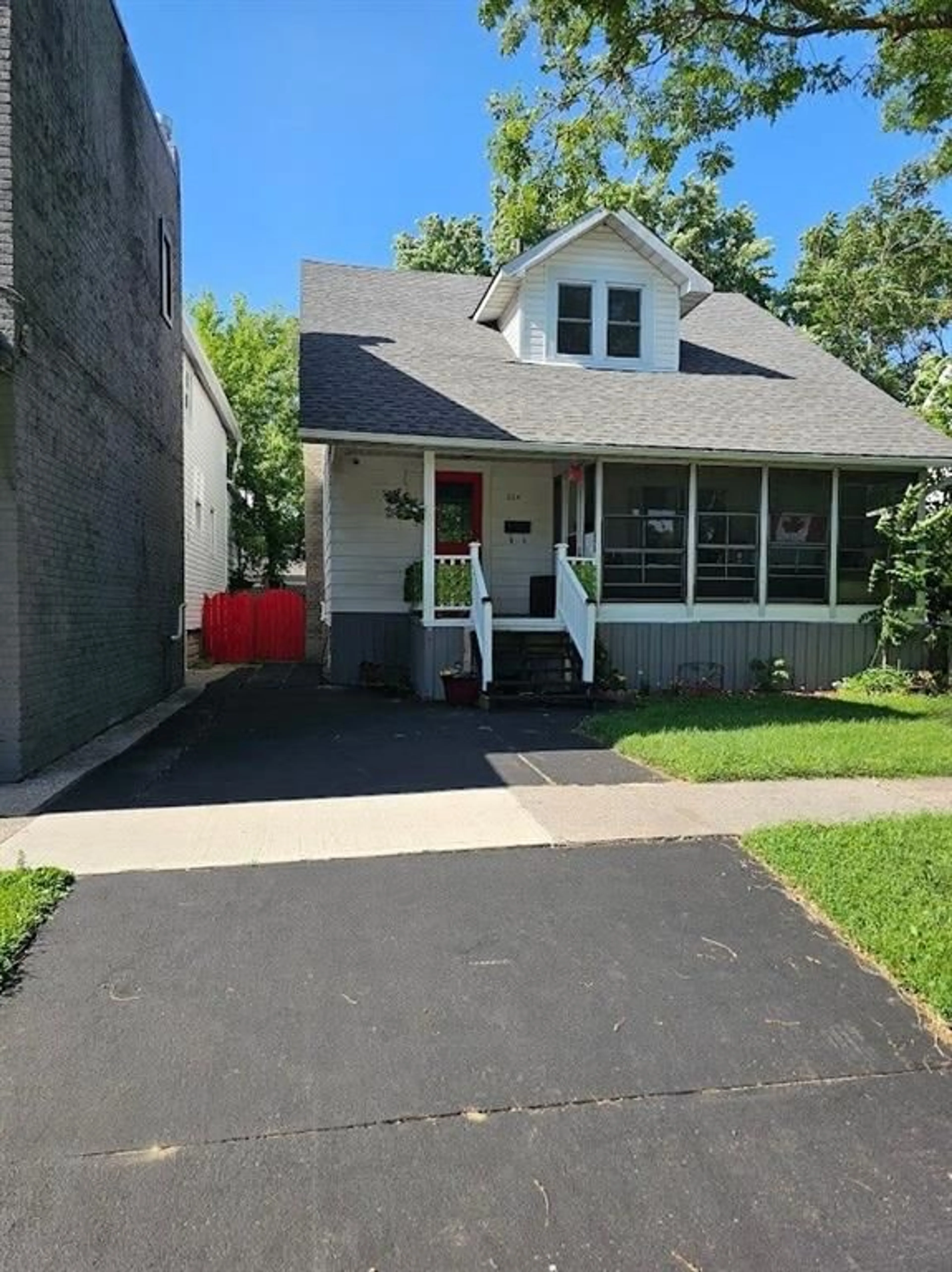 Home with vinyl exterior material, street for 224 MAXWELL St, Sarnia Ontario N7T 5C4