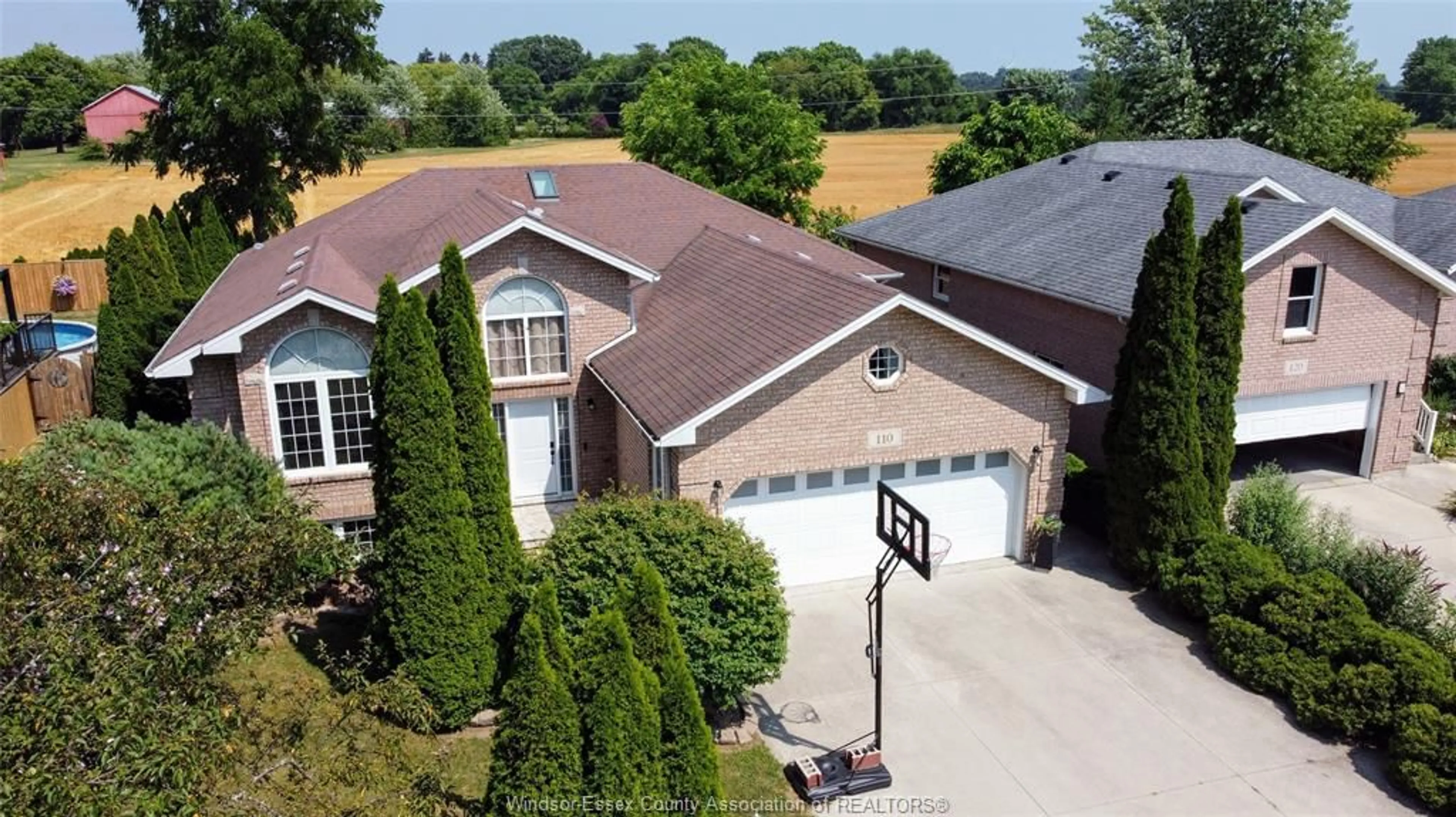 A pic from outside/outdoor area/front of a property/back of a property/a pic from drone, unknown for 110 Sunset Dr, Harrow Ontario N0R 1G0