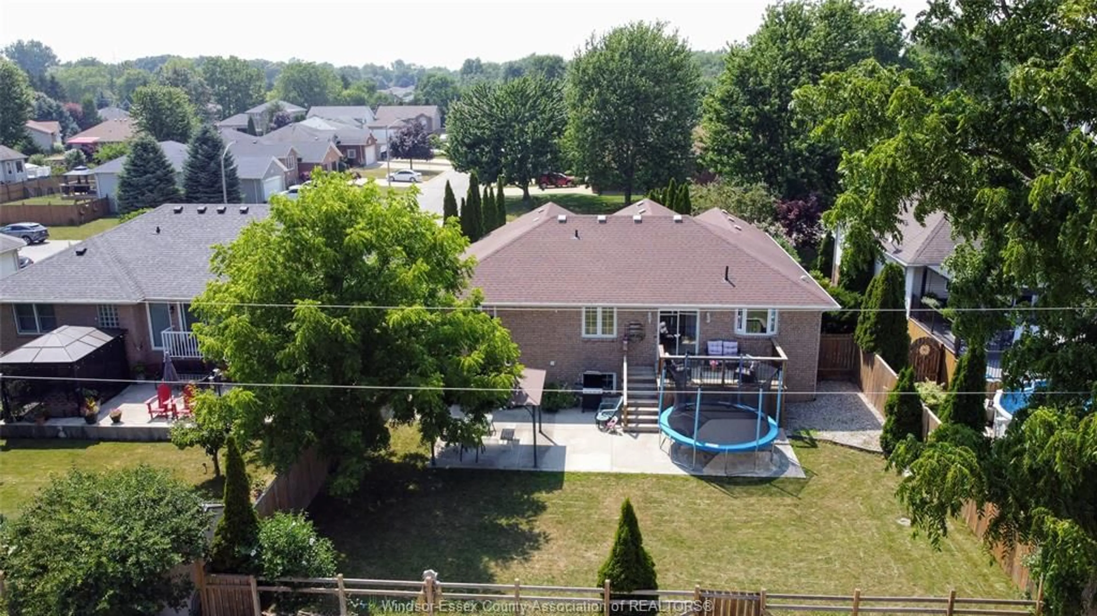 A pic from outside/outdoor area/front of a property/back of a property/a pic from drone, unknown for 110 Sunset Dr, Harrow Ontario N0R 1G0