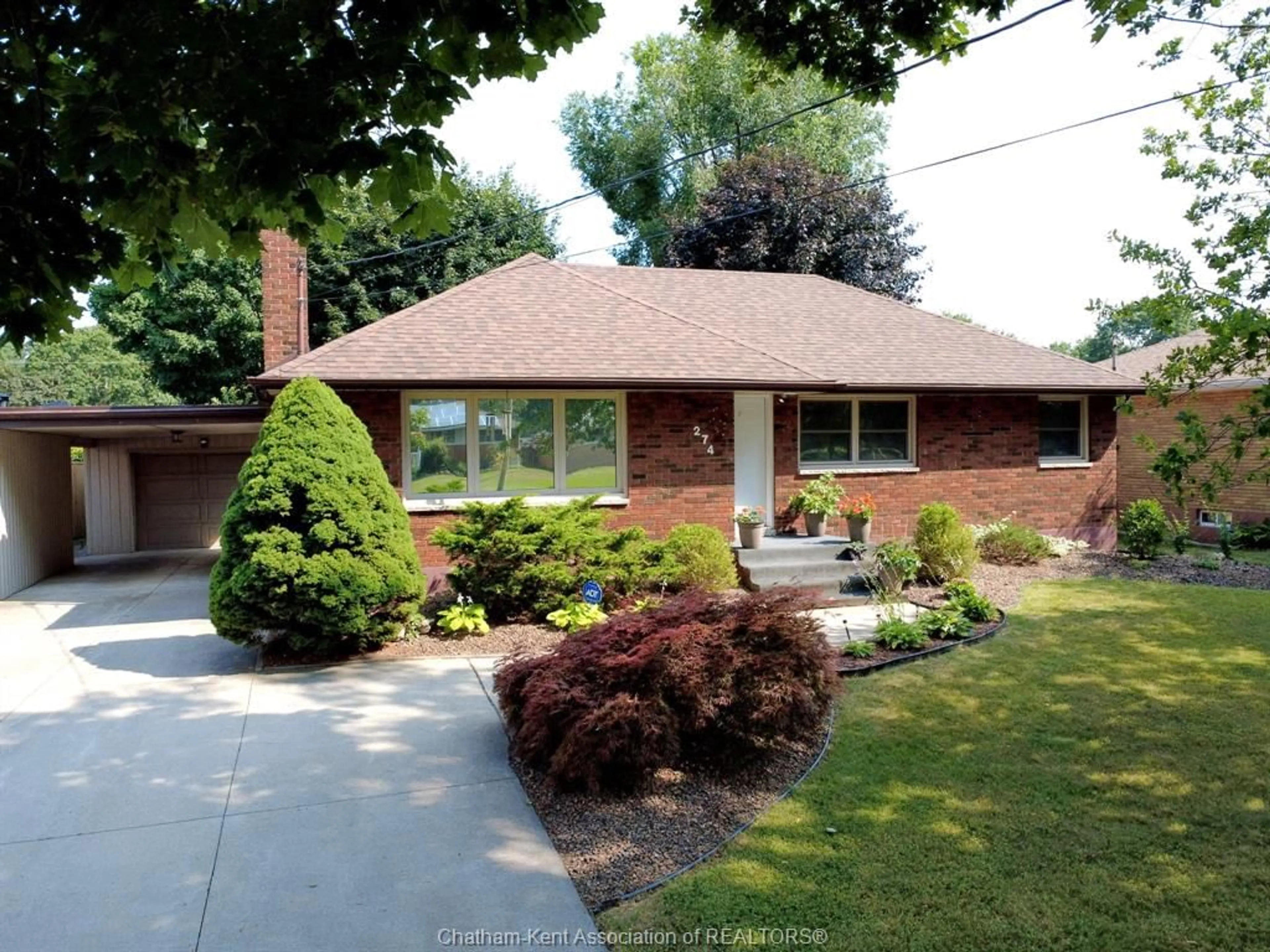 Home with brick exterior material, street for 274 TWEEDSMUIR Ave, Chatham Ontario N7M 4A4
