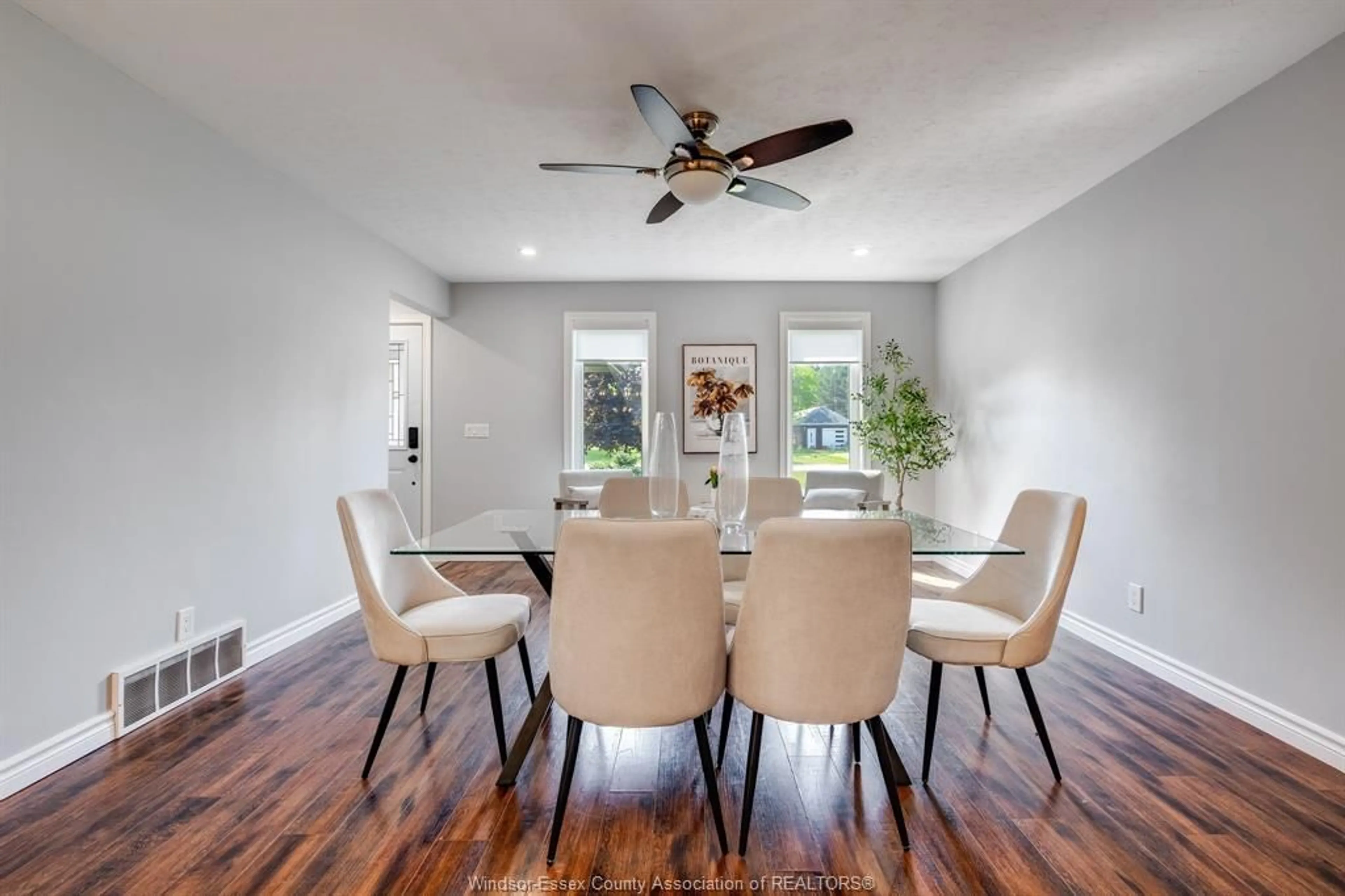 Dining room, wood/laminate floor for 1 CIRCLE DRIVE, Merlin Ontario N0P 1W0