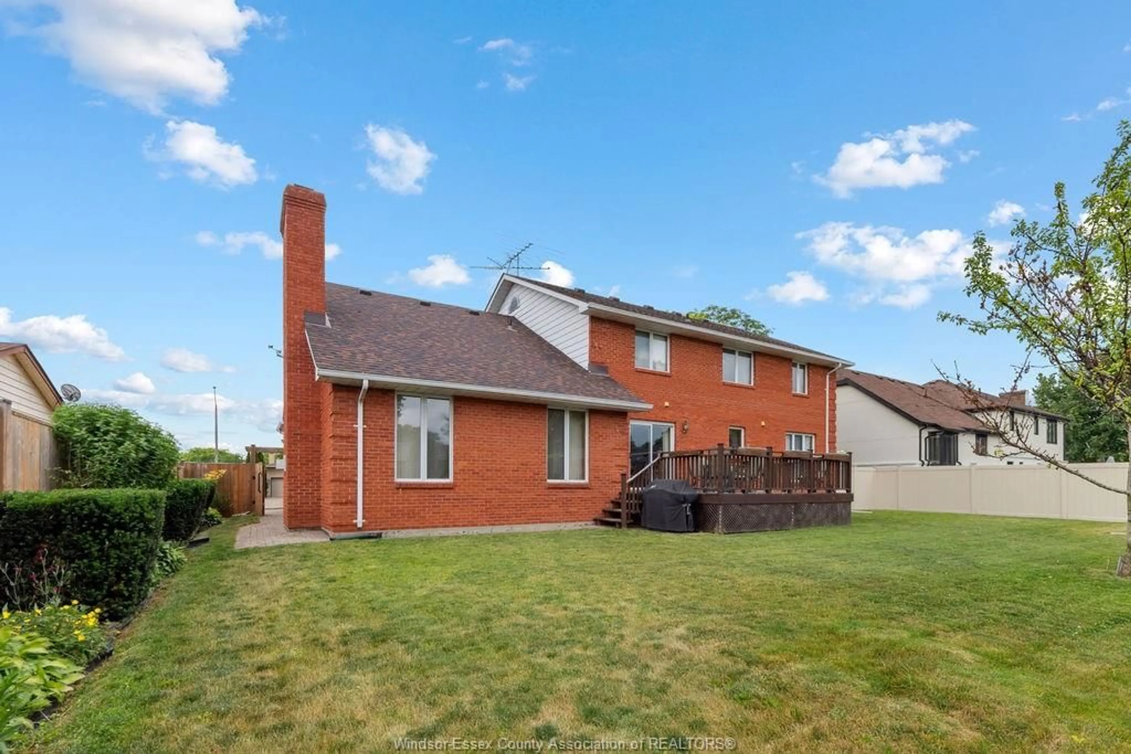 Home with brick exterior material, street for 510 HARBOURNE Cres, Tecumseh Ontario N8N 3J2