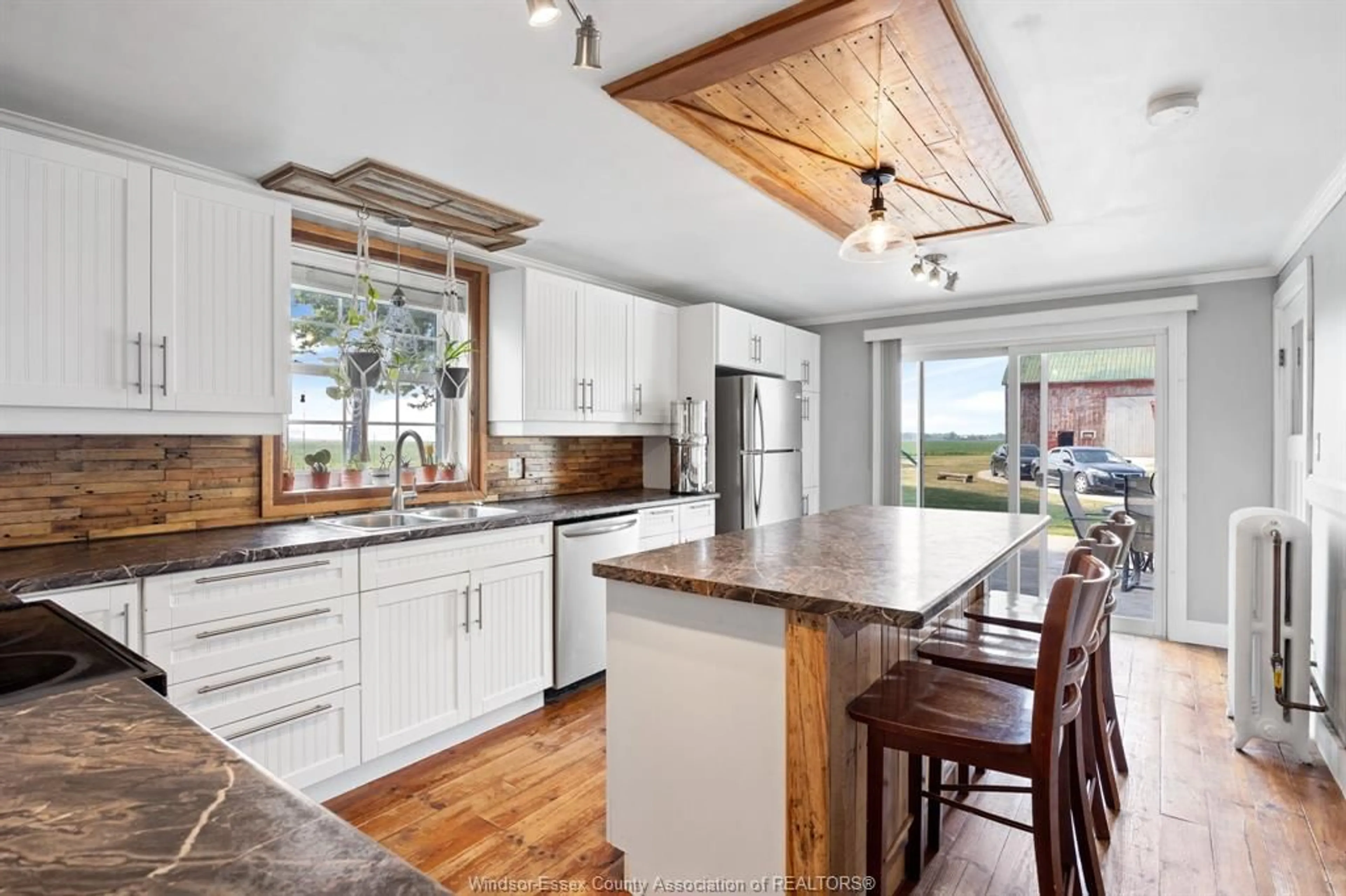 Open concept kitchen, unknown for 130 COUNTY RD 27, Kingsville Ontario N8M 2X5