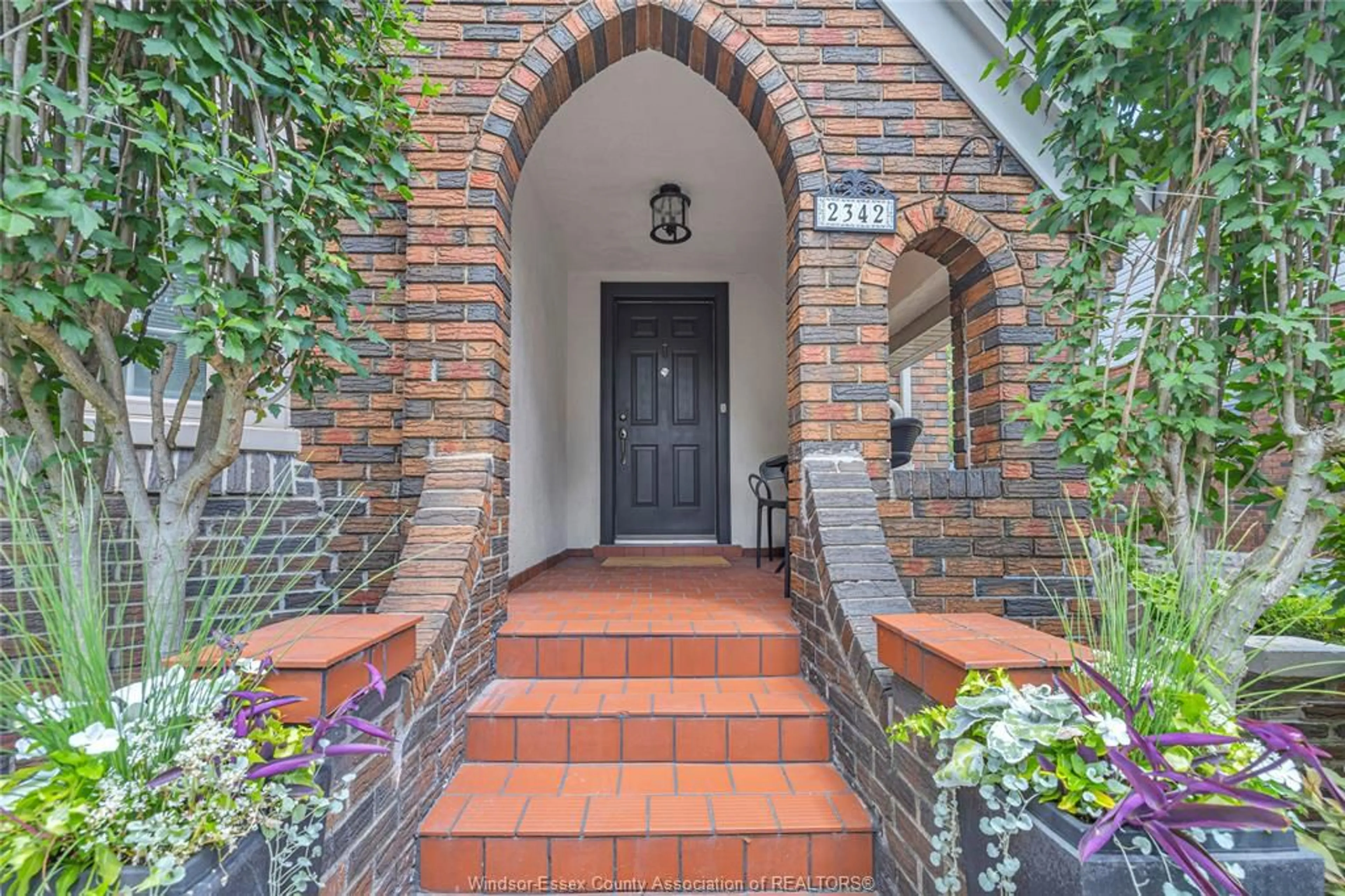 Indoor entryway for 2342 BYNG Rd, Windsor Ontario N8W 3E5