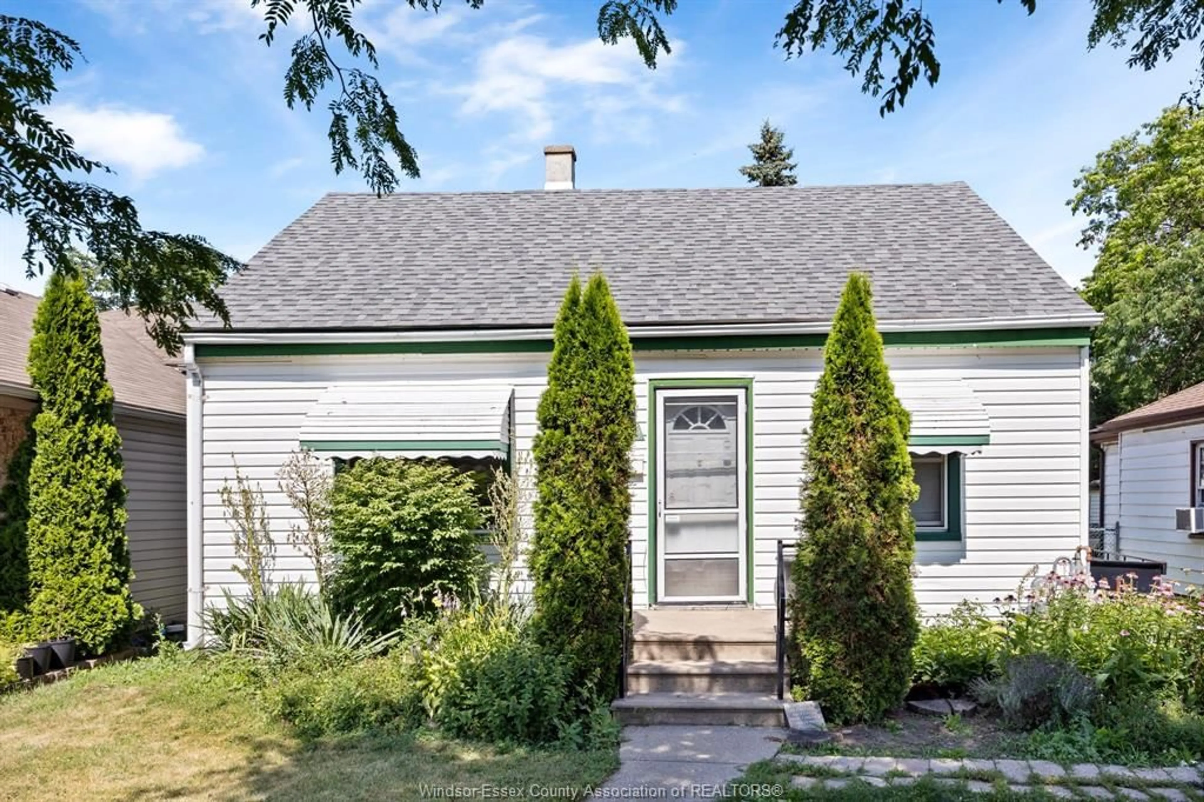 Home with vinyl exterior material, street for 1038 ESDRAS, Windsor Ontario N8S 2N2