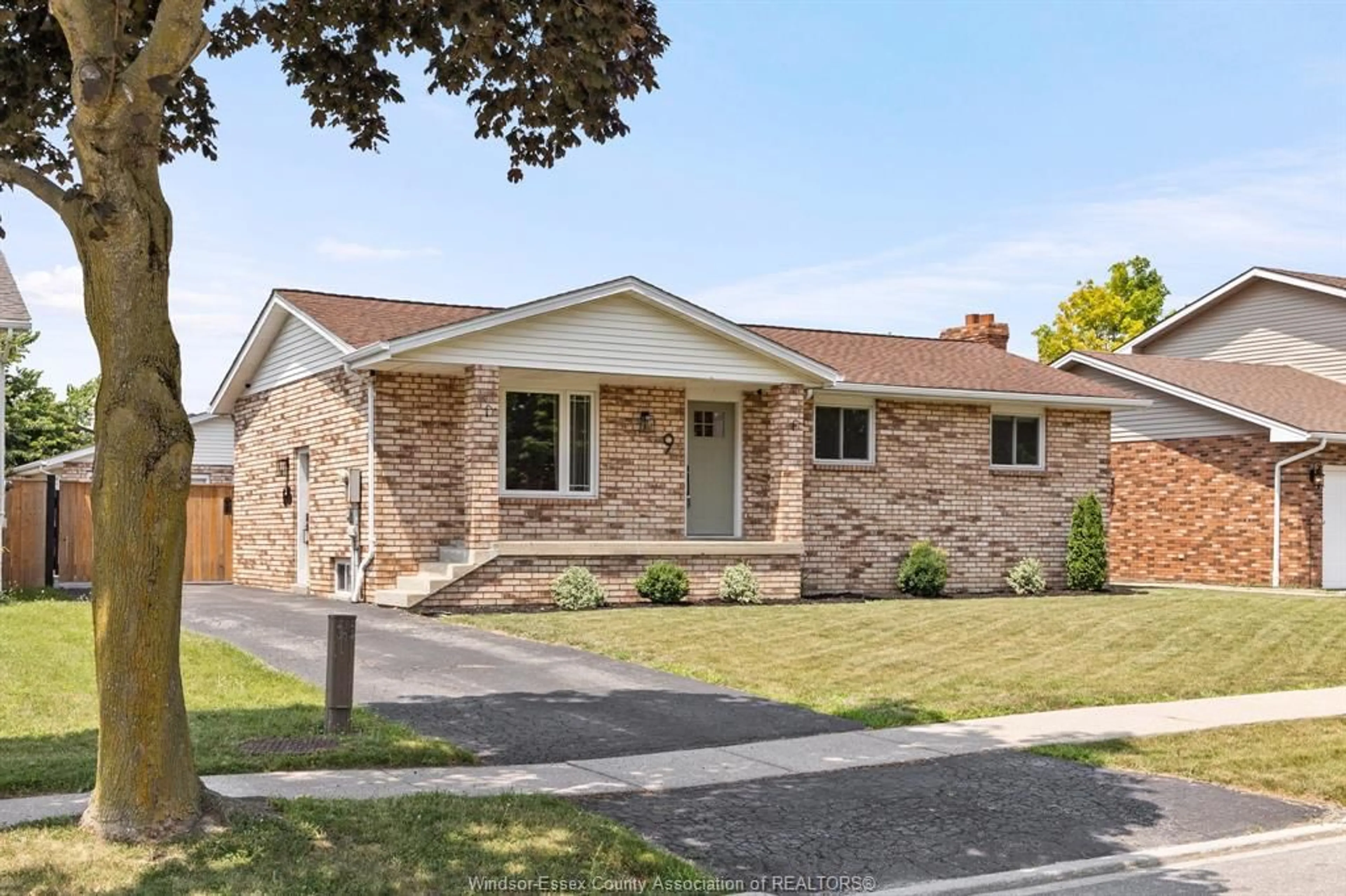 Home with brick exterior material, street for 9 KENTUCKY Ave, Amherstburg Ontario N9V 3S7