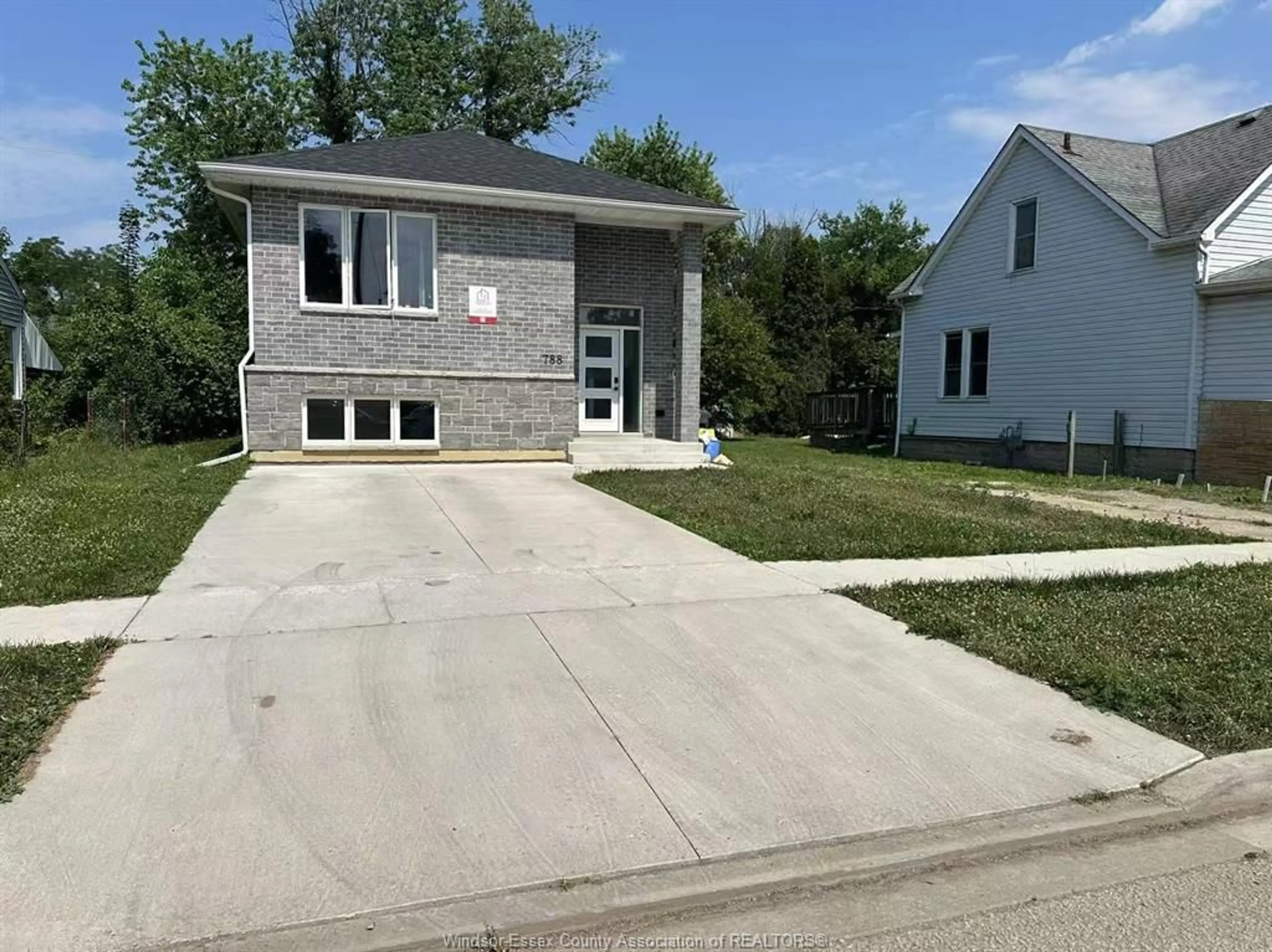 Home with vinyl exterior material, street for 788 BRIDGE, Windsor Ontario N9B 2M6