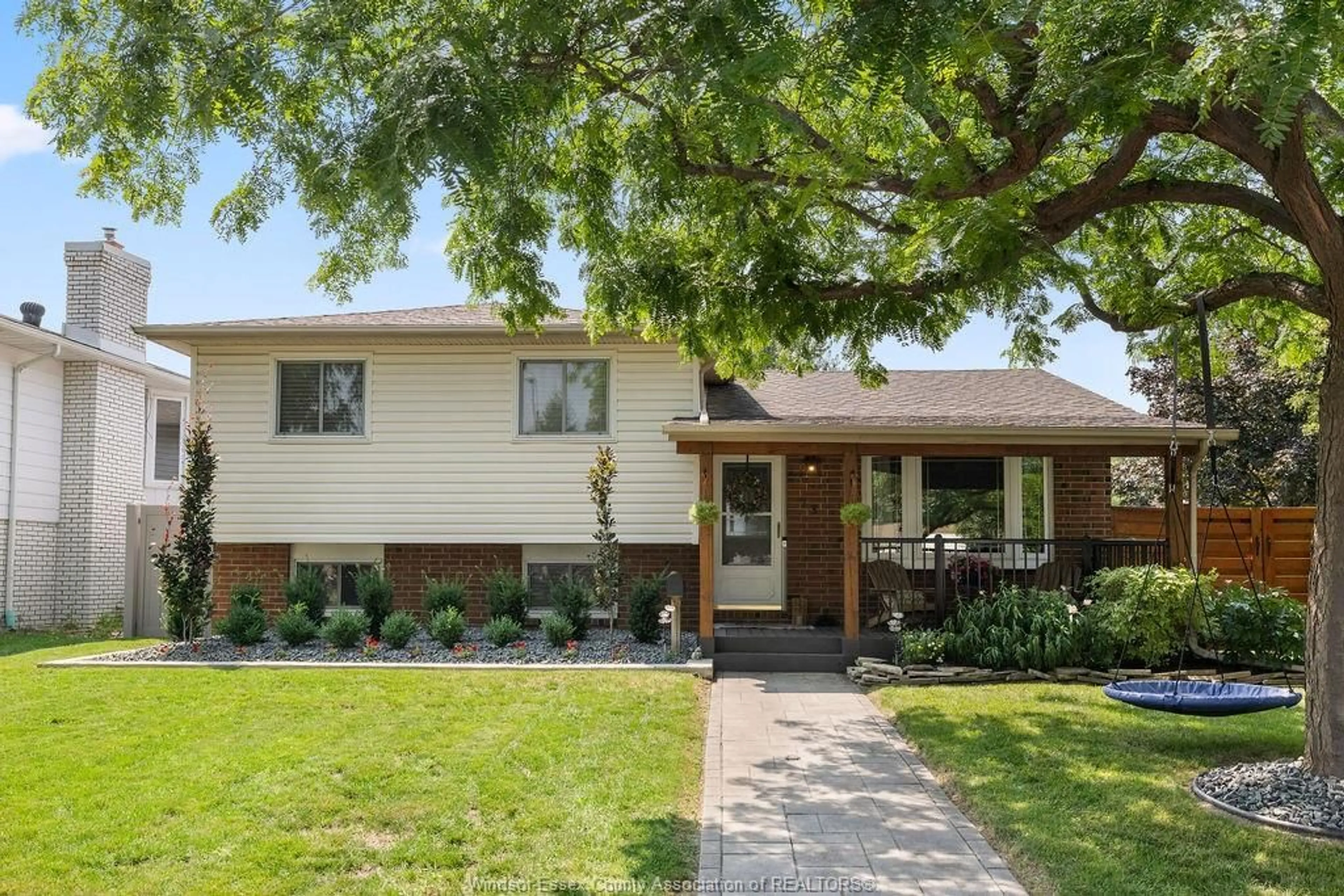 Home with brick exterior material, street for 73 VIRGINIA Ave, Amherstburg Ontario N9V 3N2