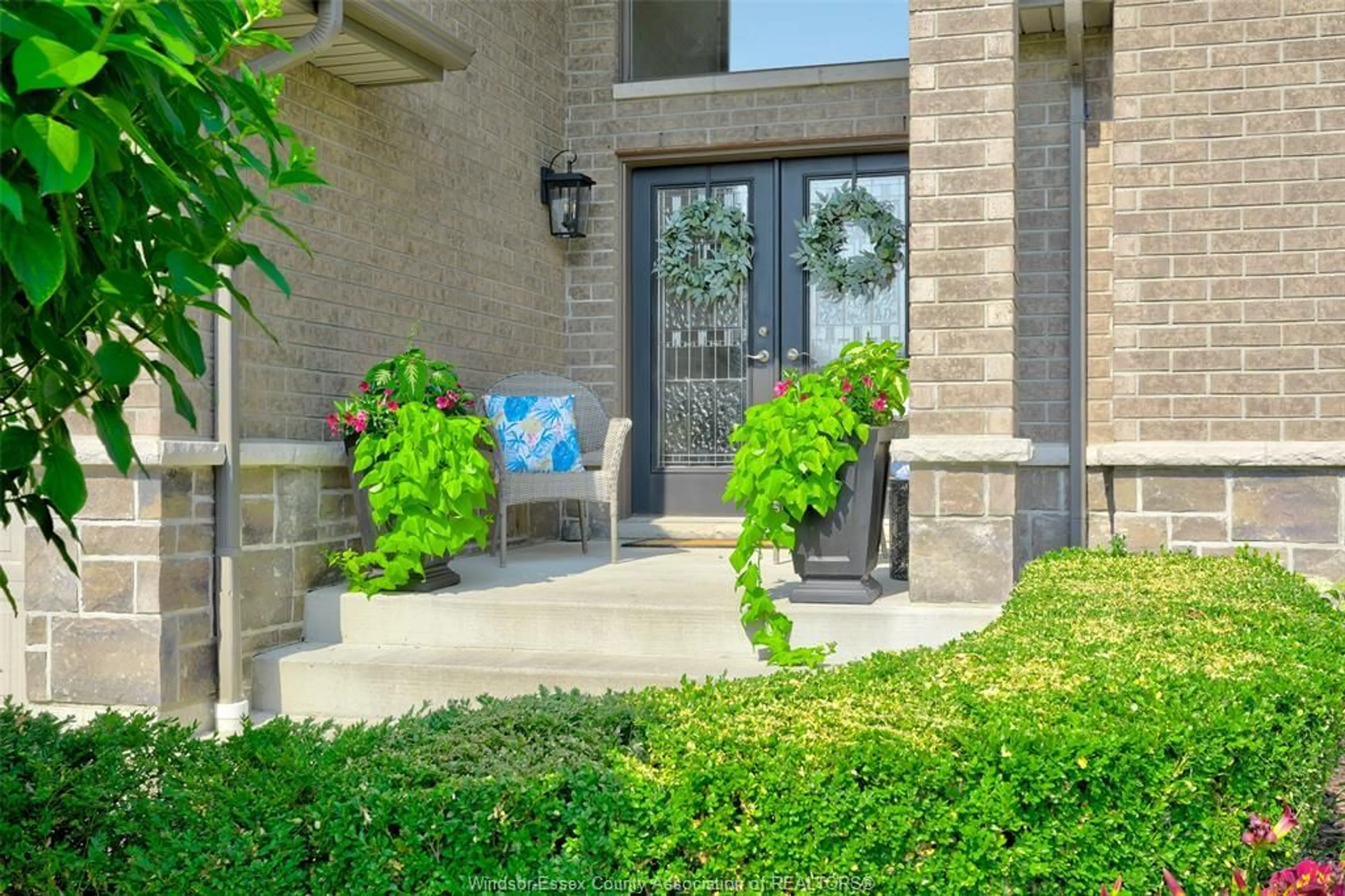 Indoor entryway for 1273 DEER RUN Trail, Lakeshore Ontario N8L 0S8