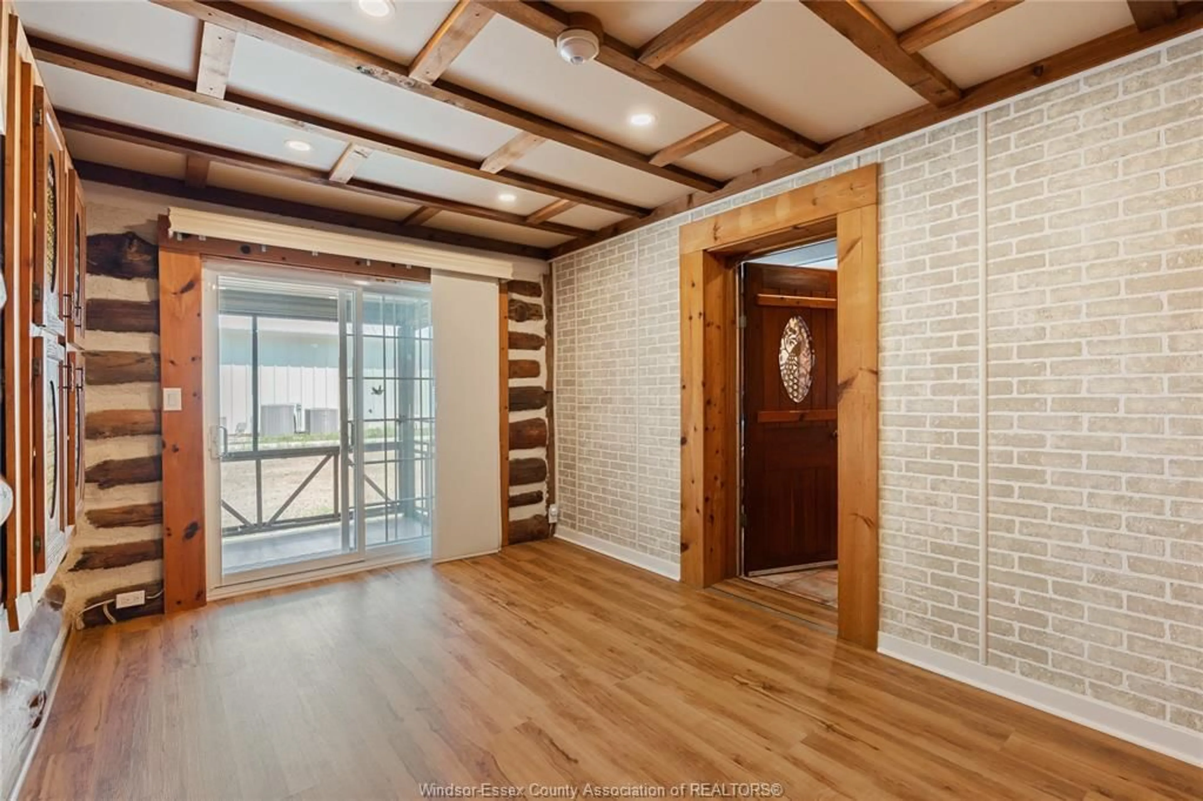 Indoor entryway for 979 MAPLE GROVE Dr, Harrow Ontario N0R 1G0