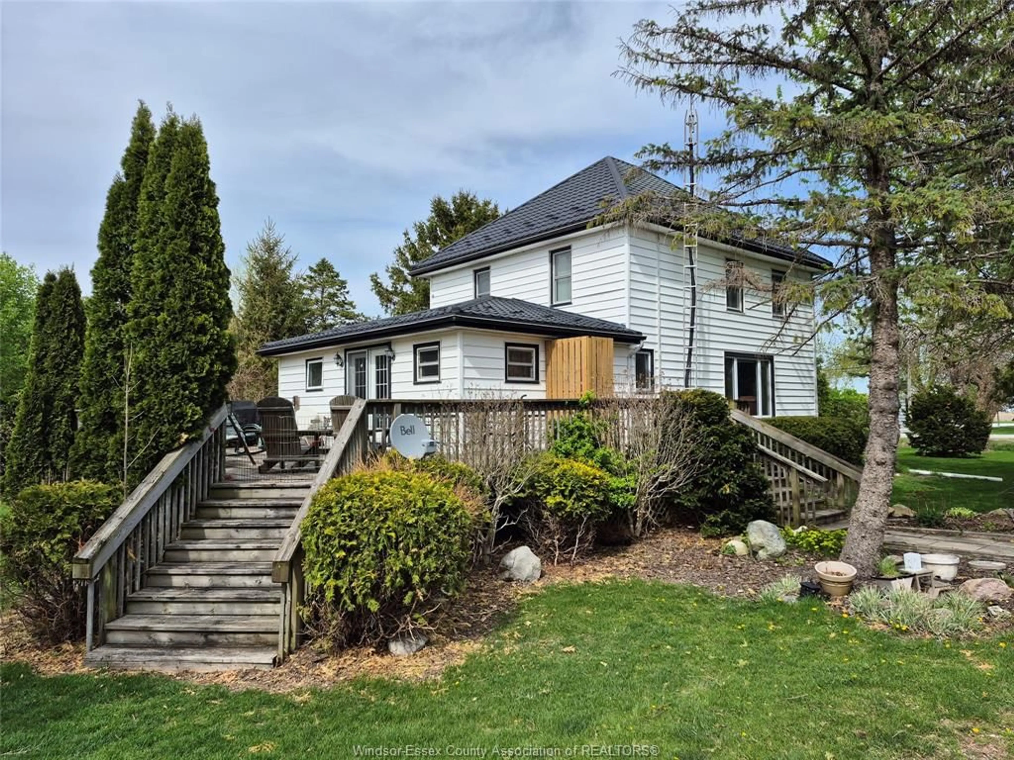 Home with vinyl exterior material, unknown for 3825 Comber Sideroad, Lakeshore Ontario N0R 1N0