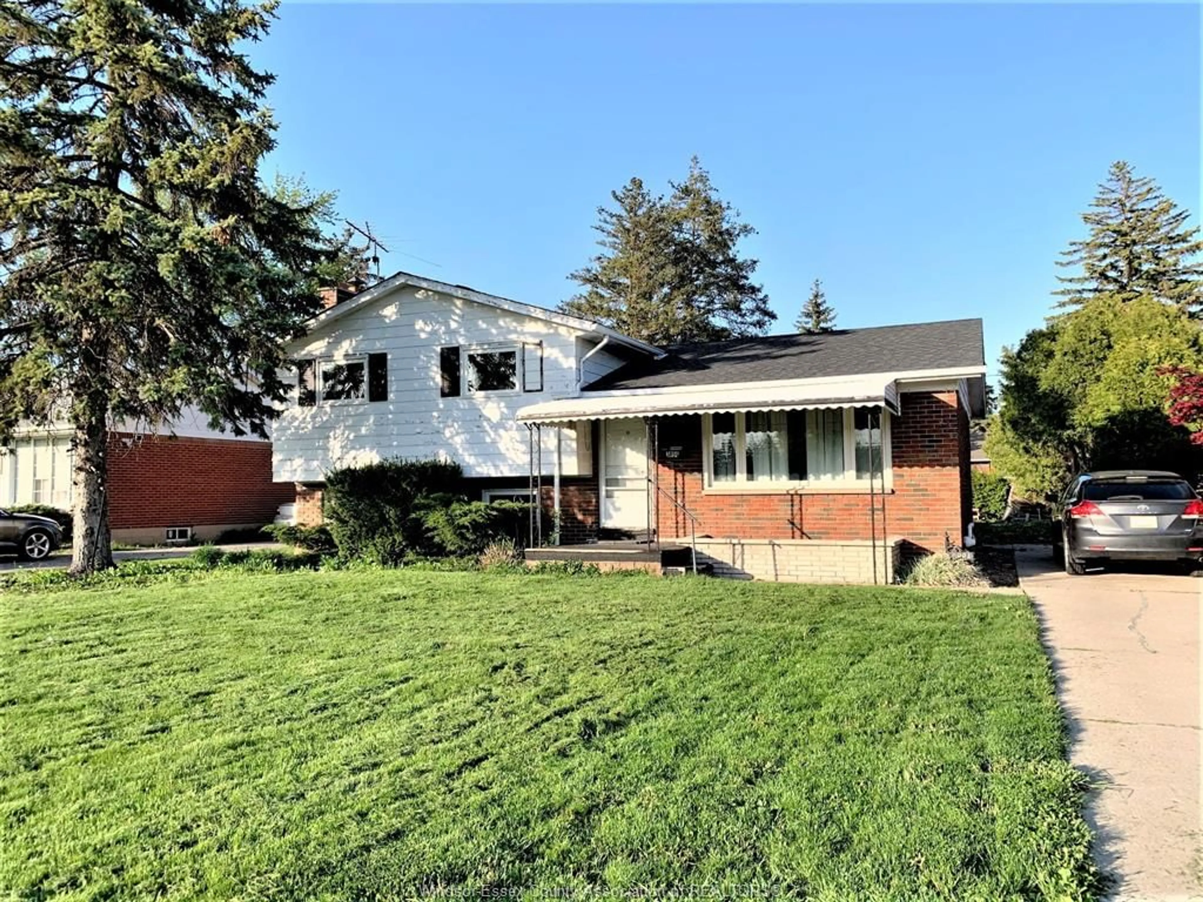 Unknown for 3894 MOUNT ROYAL, Windsor Ontario N9G 2B7
