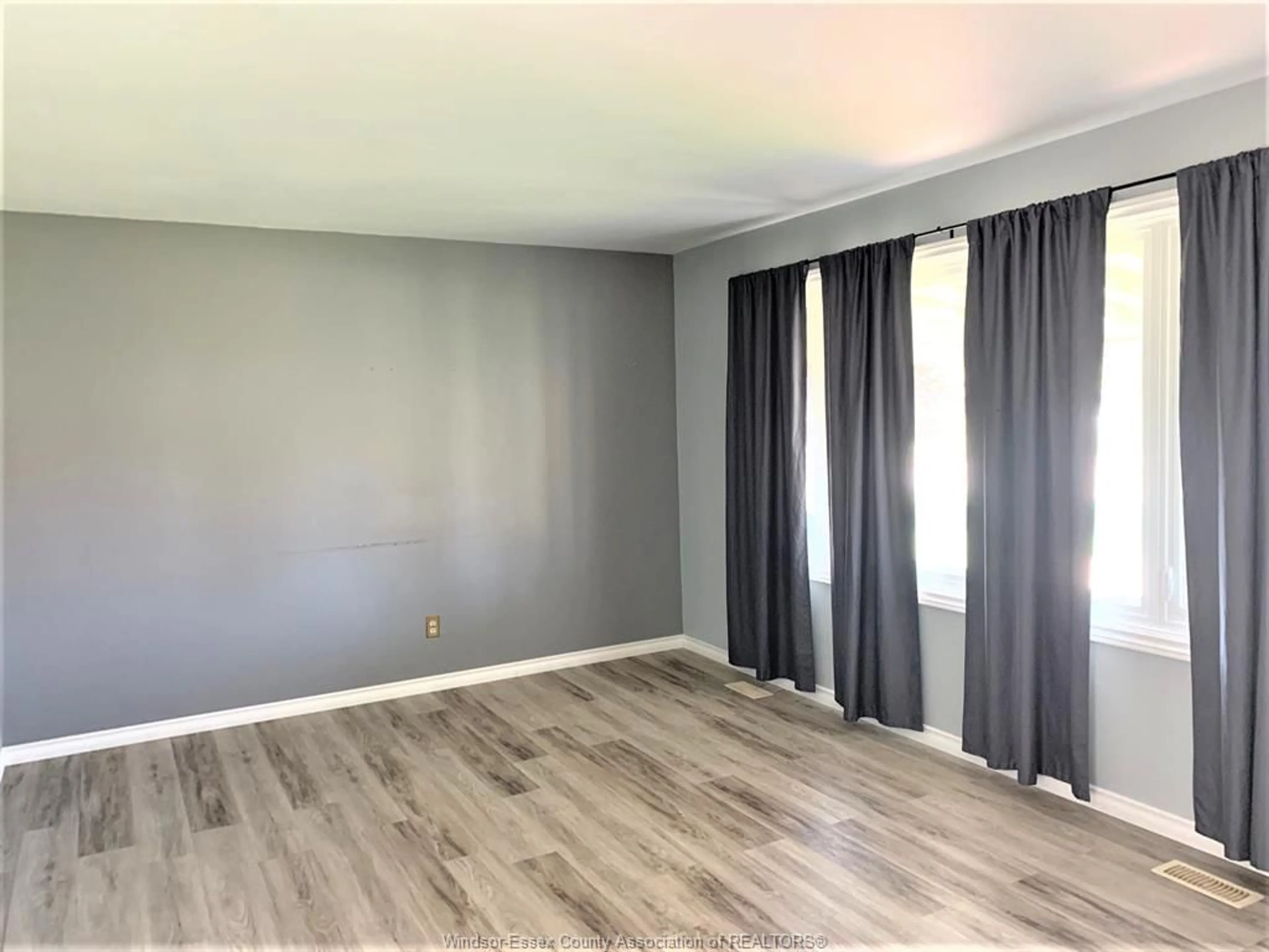A pic of a room for 3894 MOUNT ROYAL, Windsor Ontario N9G 2B7