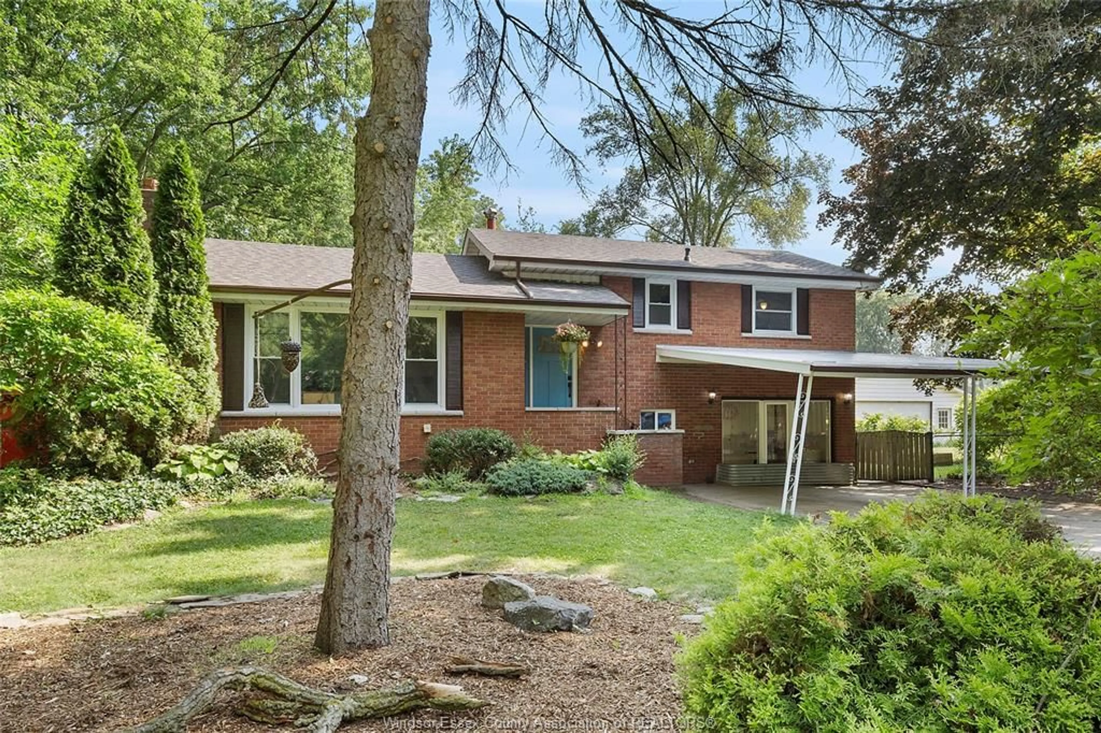 Home with brick exterior material, street for 65 MAJOR, LaSalle Ontario N9J 1C6