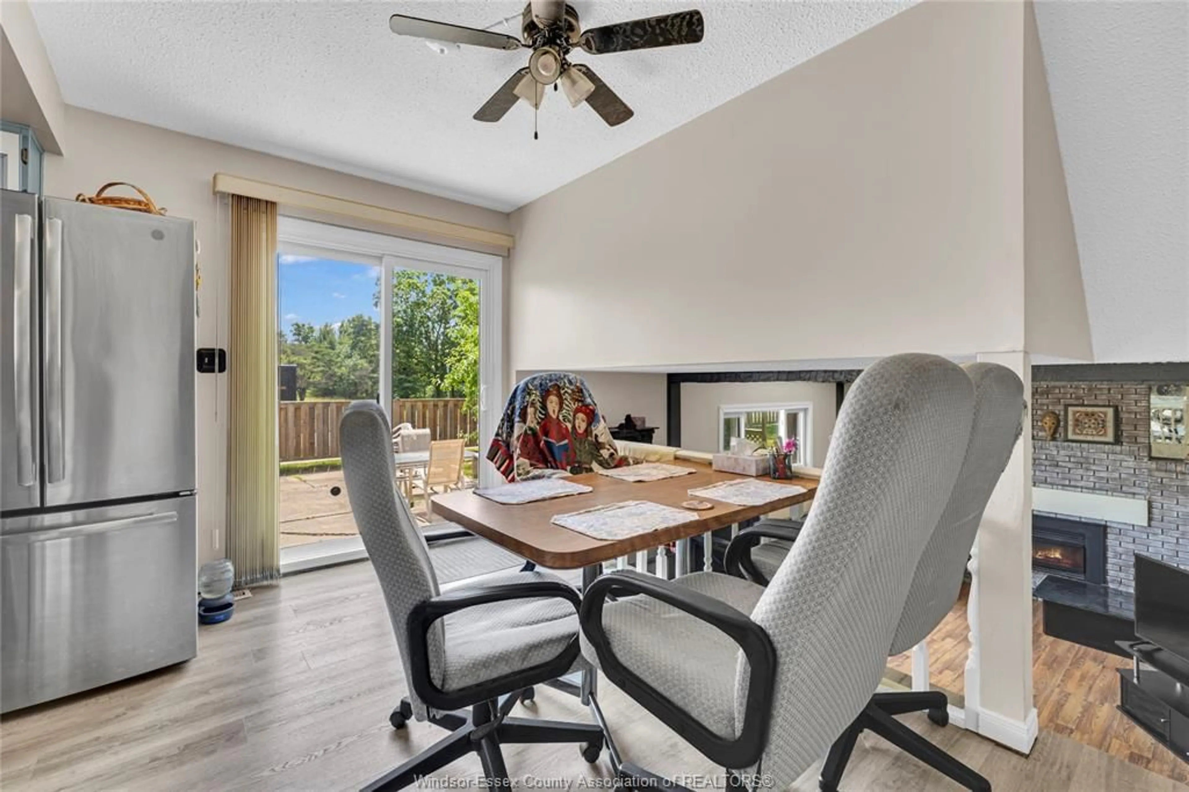 A pic of a room for 3297 ROSEBRIAR Rd, Windsor Ontario N8R 1Y2