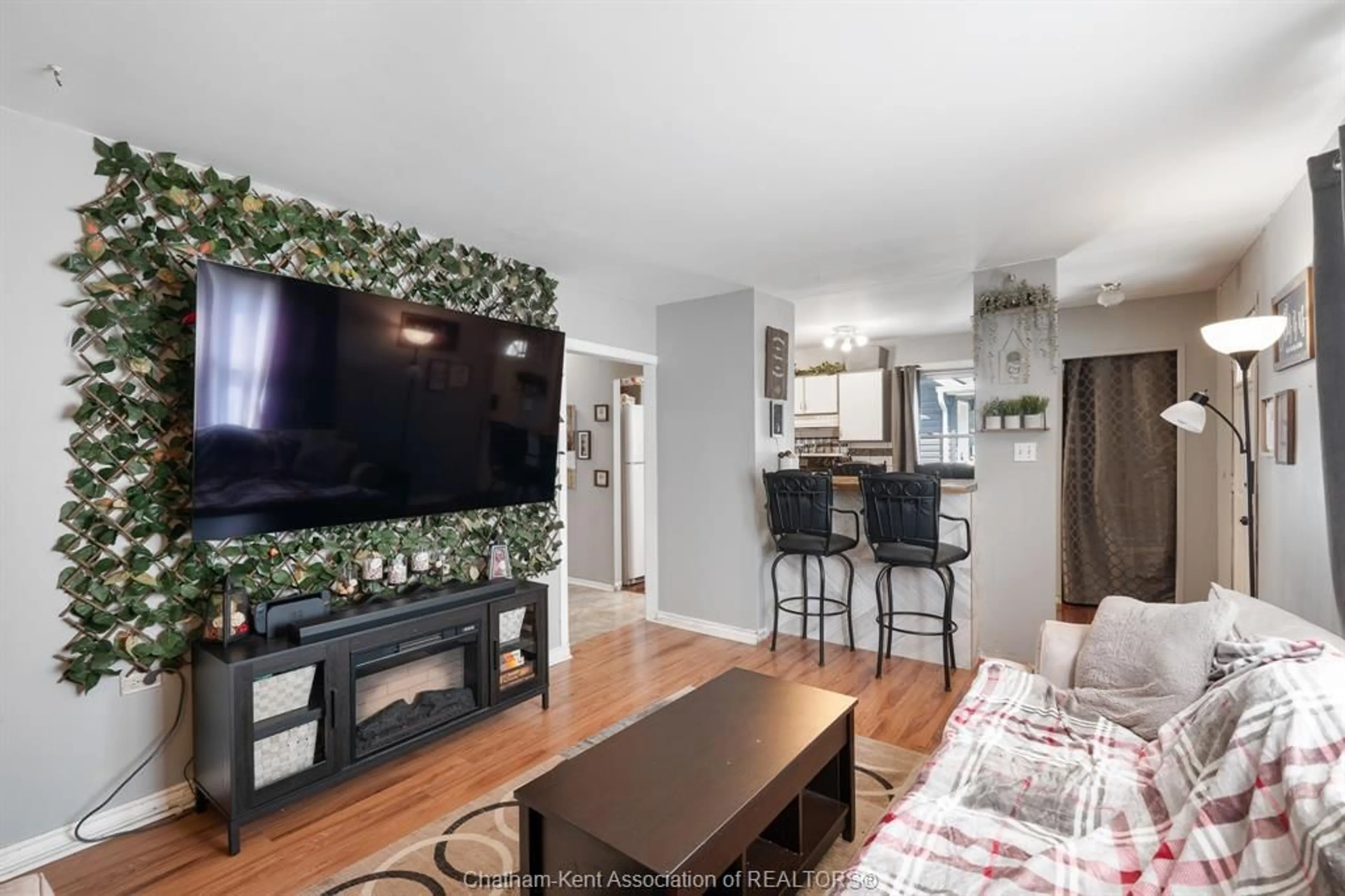 Living room with furniture, unknown for 1809 ALBERT Rd, Windsor Ontario N8W 3X1