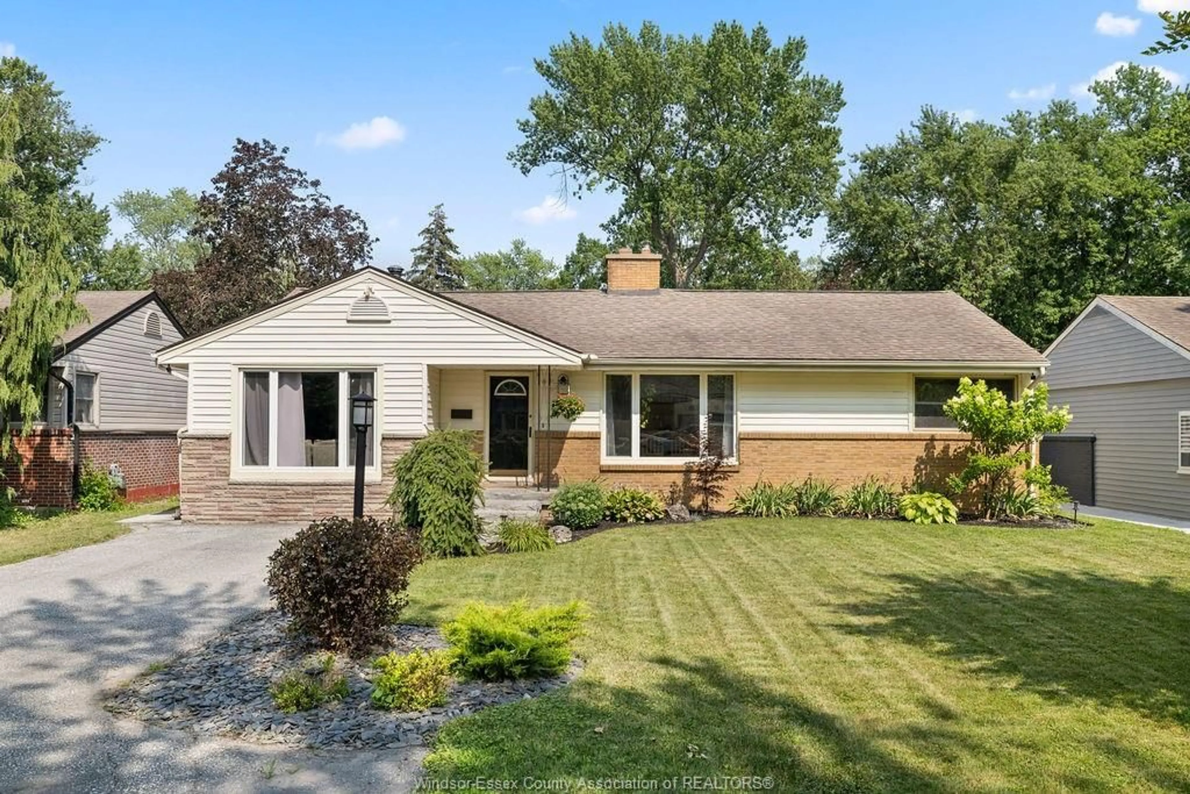 Home with brick exterior material, street for 258 ARLINGTON BLVD, Tecumseh Ontario N8N 2J7