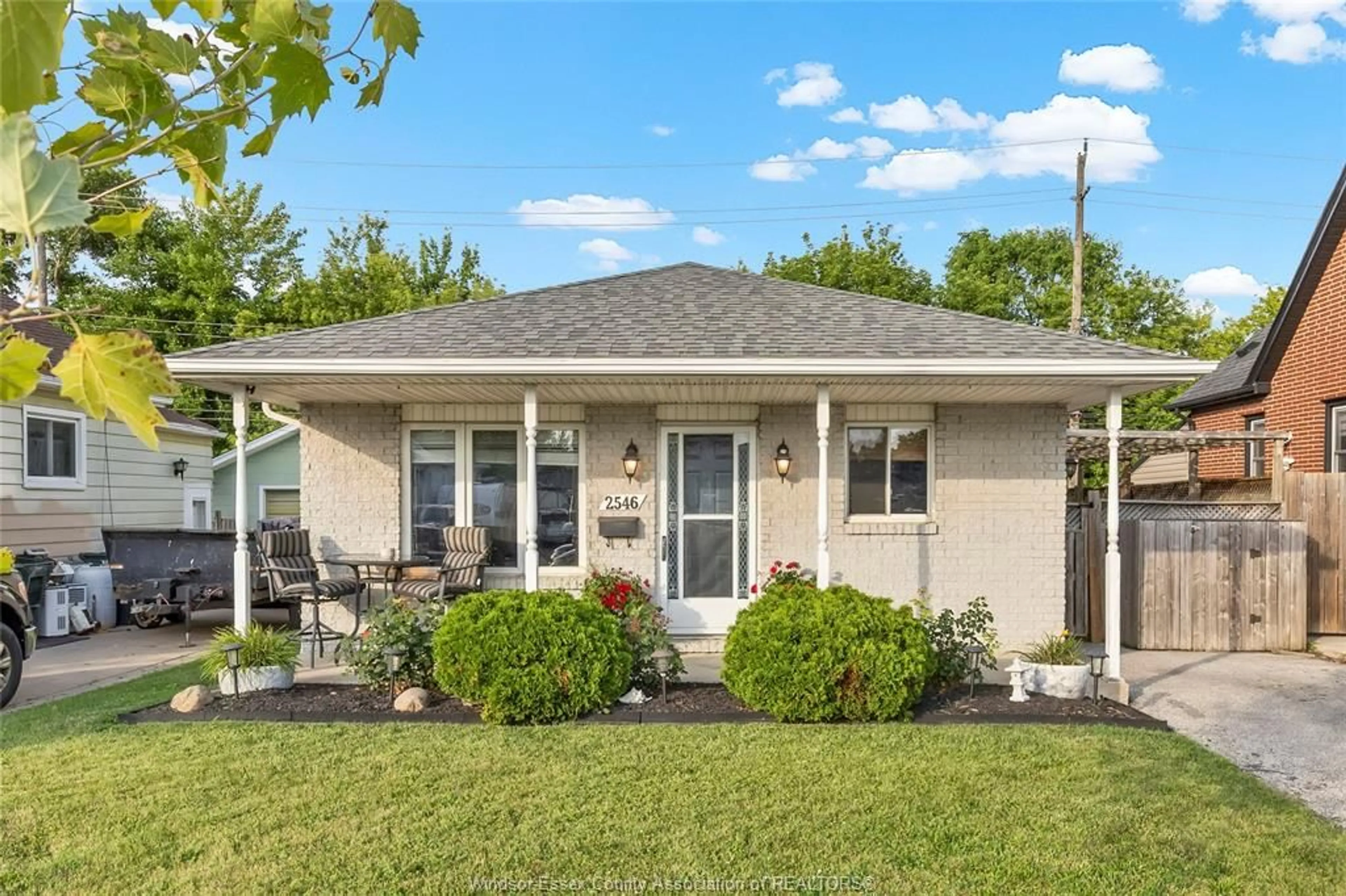 Home with vinyl exterior material, street for 2546 MELDRUM, Windsor Ontario N8W 4G1