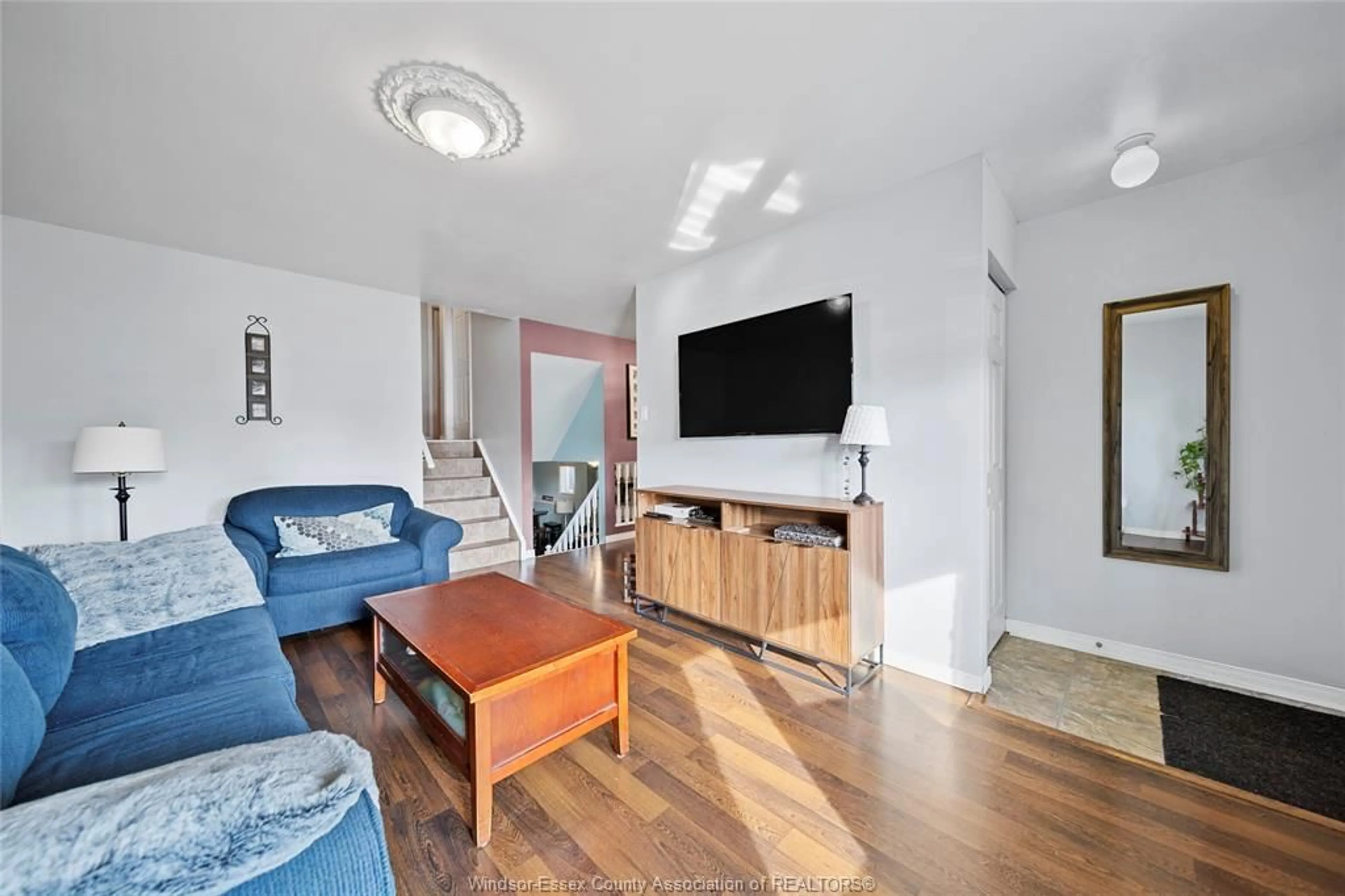 Living room with furniture, unknown for 2546 MELDRUM, Windsor Ontario N8W 4G1