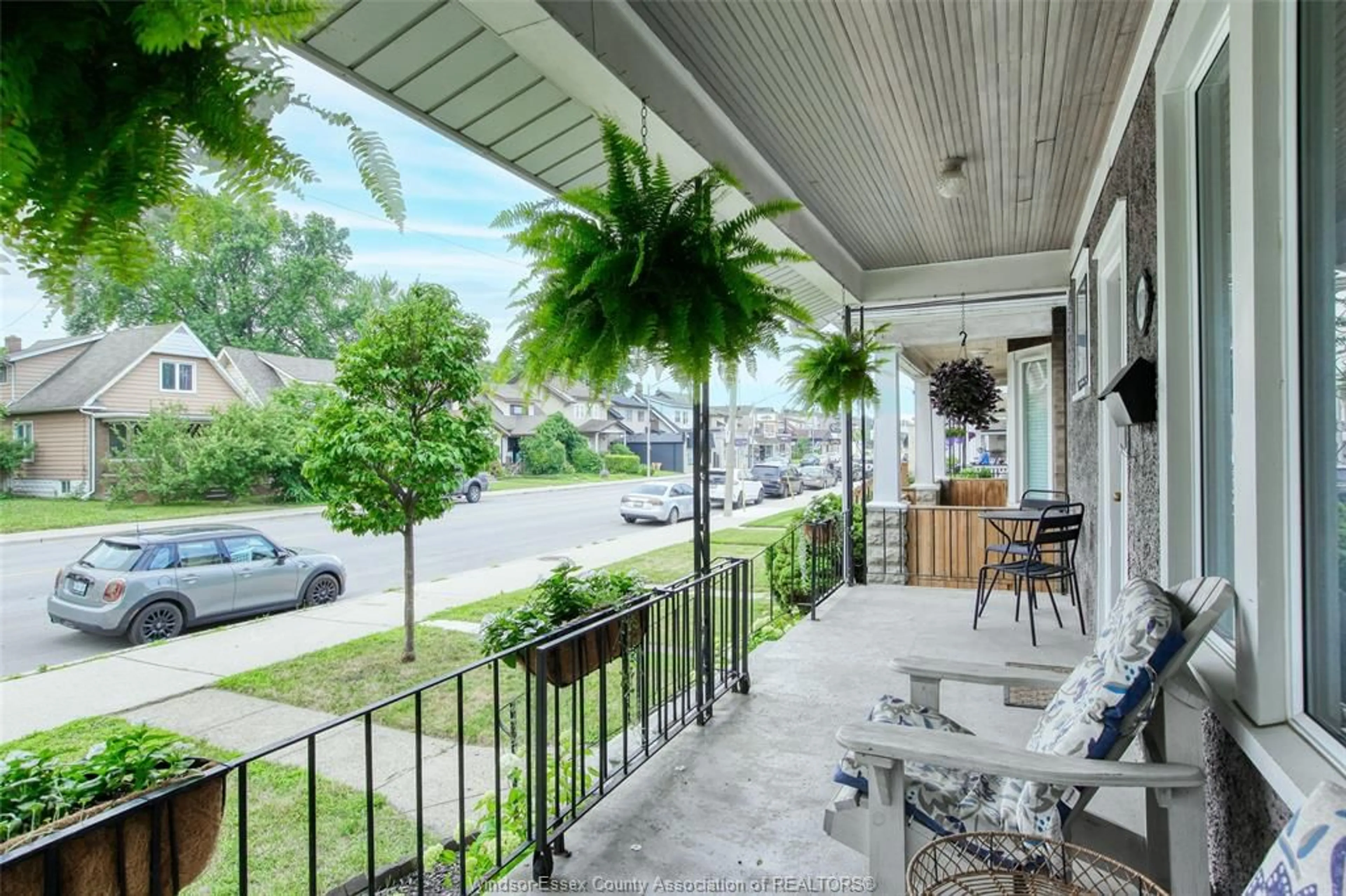 Patio, street for 2090 OTTAWA, Windsor Ontario N8Y 1R7