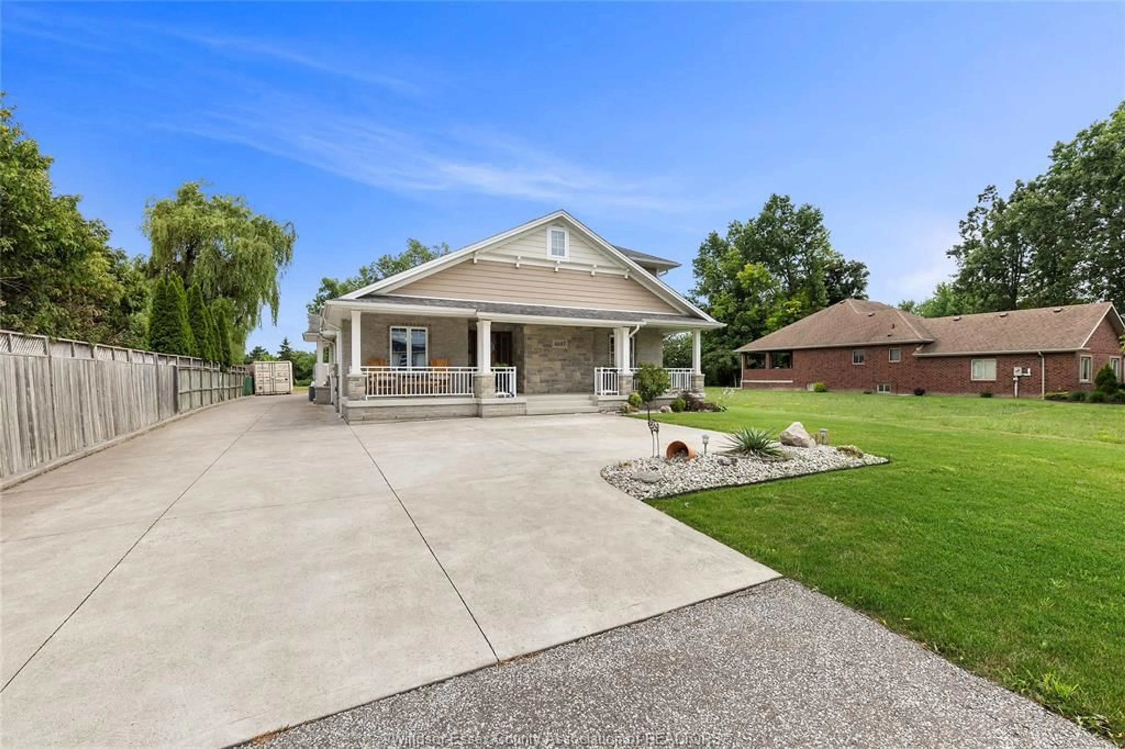 Unknown for 4887 GRAND Blvd, Windsor Ontario N8T 0A2