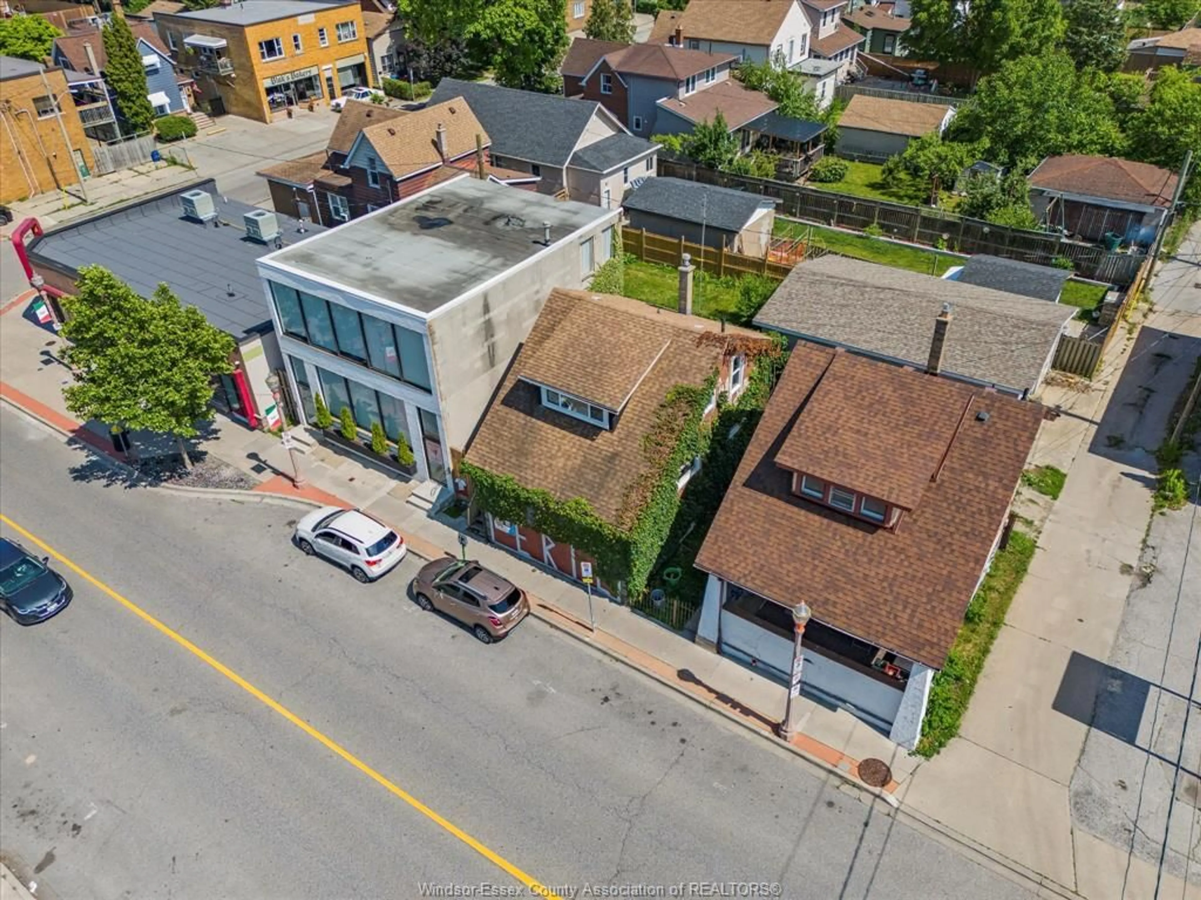 A pic from outside/outdoor area/front of a property/back of a property/a pic from drone, street for 963 Erie St, Windsor Ontario N9A 3Y9