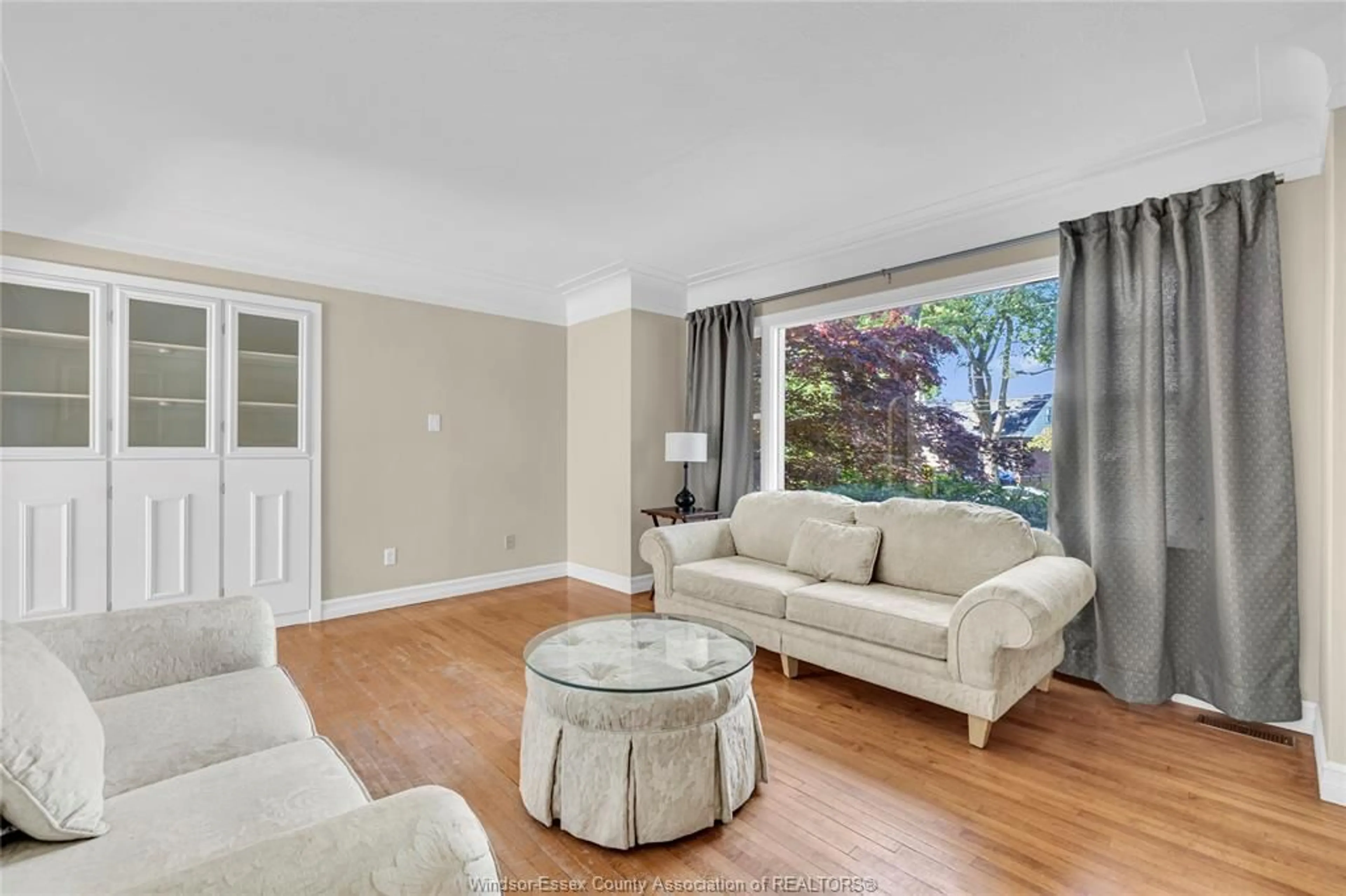 Living room with furniture, unknown for 4330 CASGRAIN Dr, Windsor Ontario N9G 2B1
