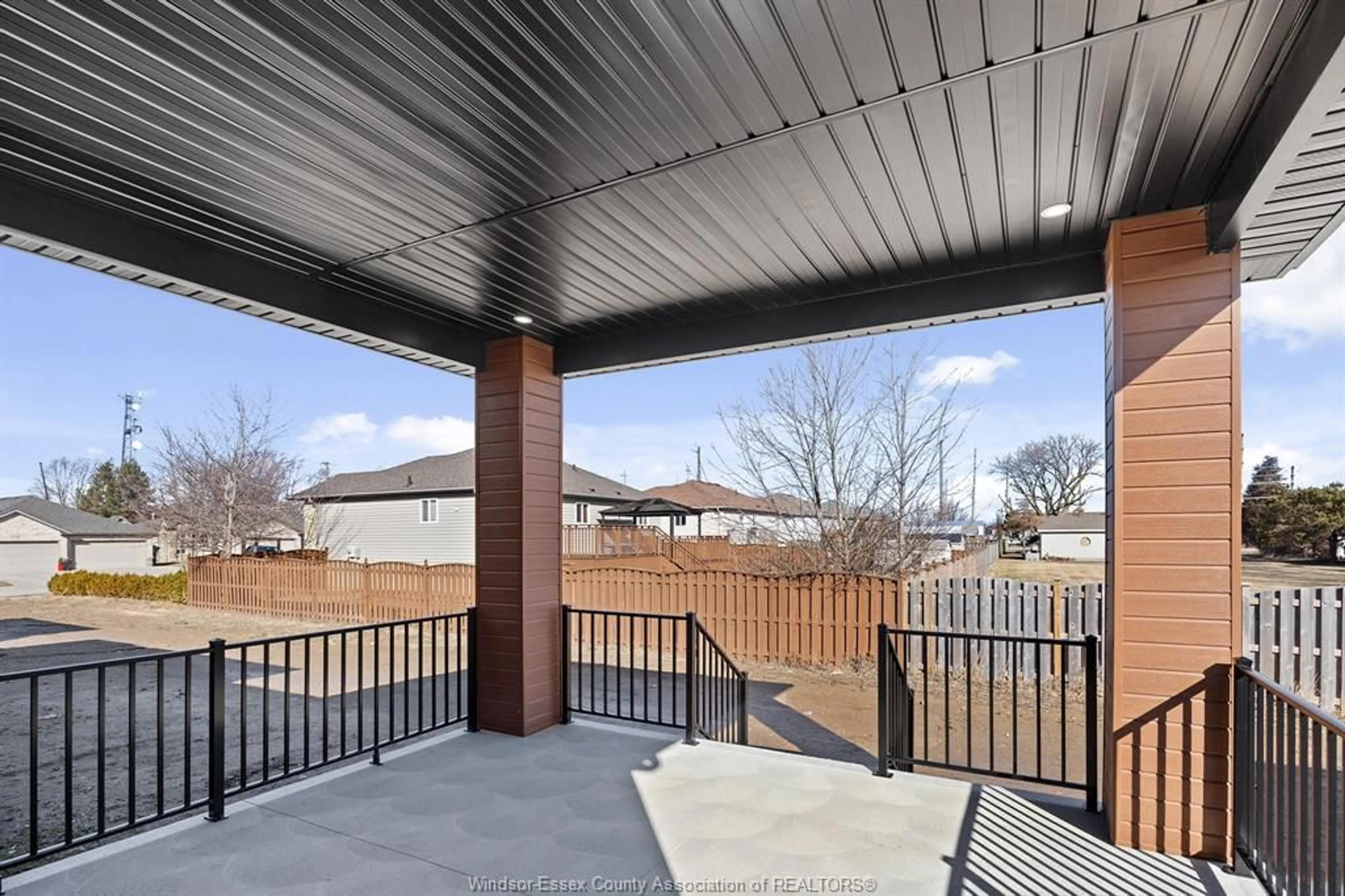 Patio, street for 4 WOODLAND, Kingsville Ontario N9Y 0A9