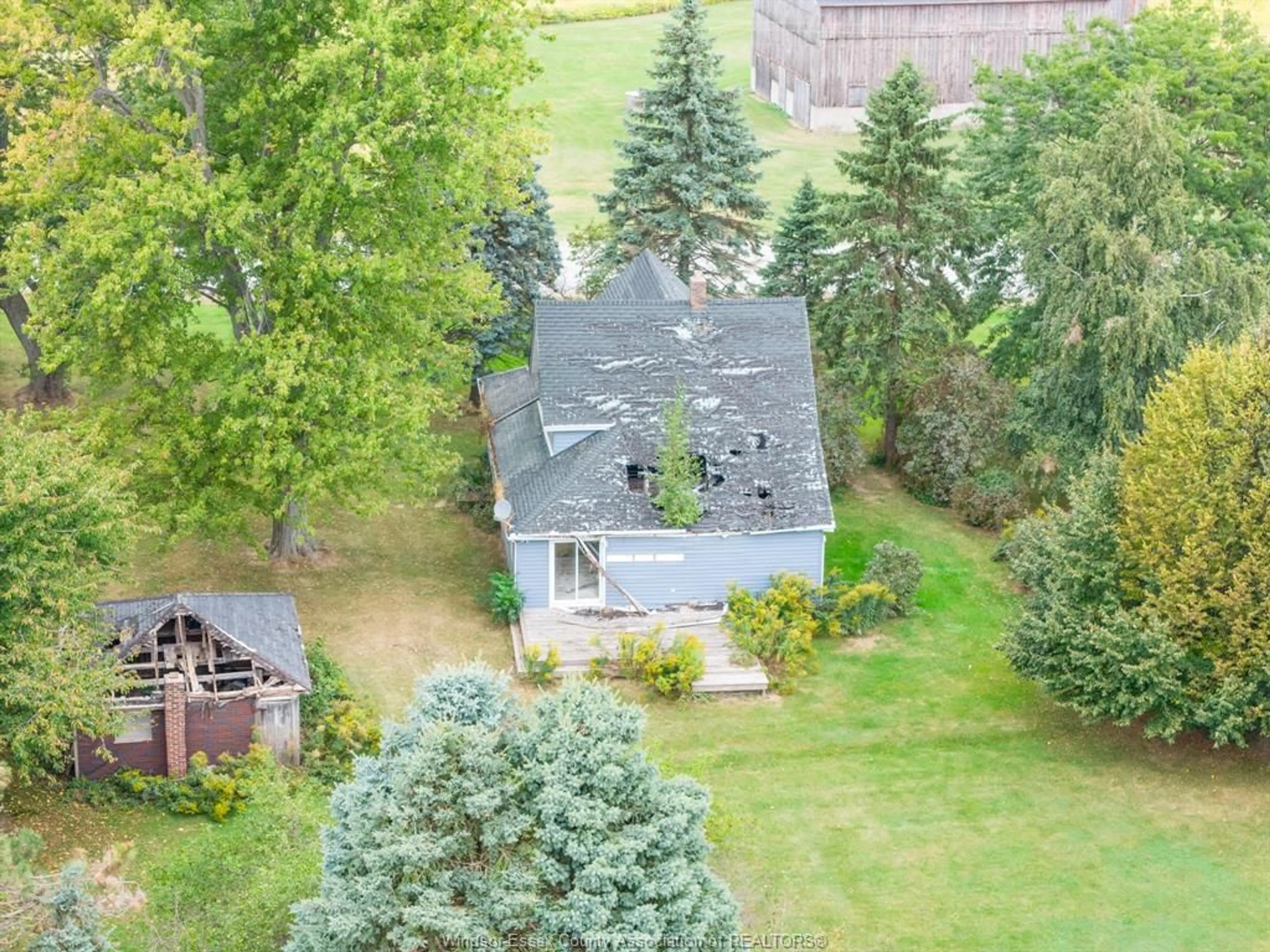 A pic from outside/outdoor area/front of a property/back of a property/a pic from drone, unknown for 3766 TALBOT TRAIL, Chatham-Kent Ontario N0P 2P0