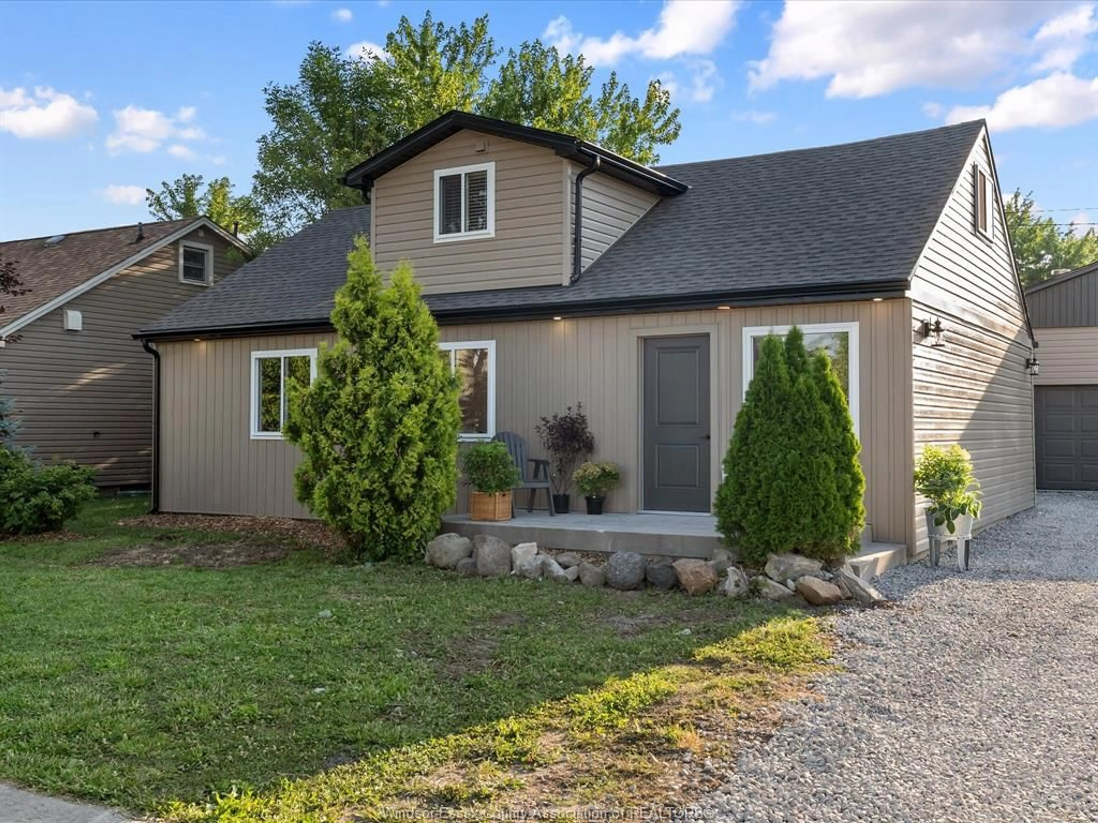 Home with vinyl exterior material, street for 2738 CHANDLER Rd, Windsor Ontario N8W 4B5