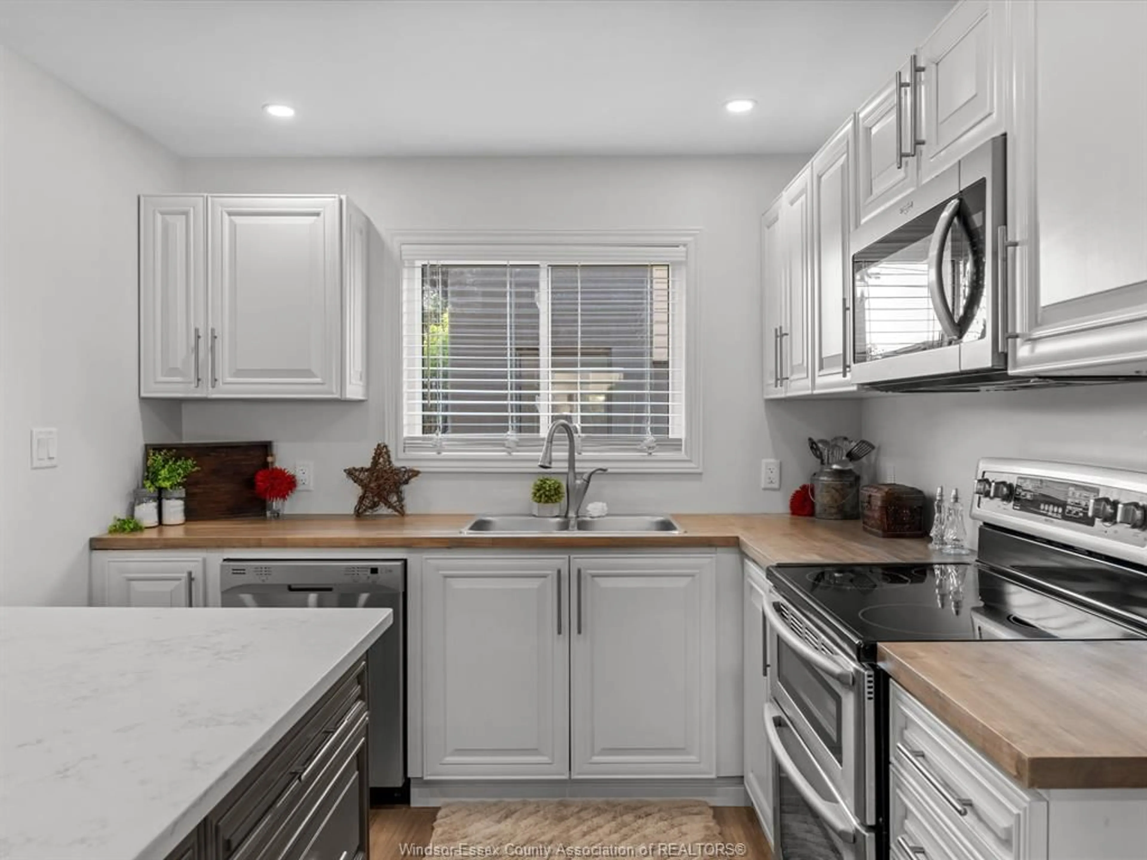 Open concept kitchen, unknown for 2738 CHANDLER Rd, Windsor Ontario N8W 4B5