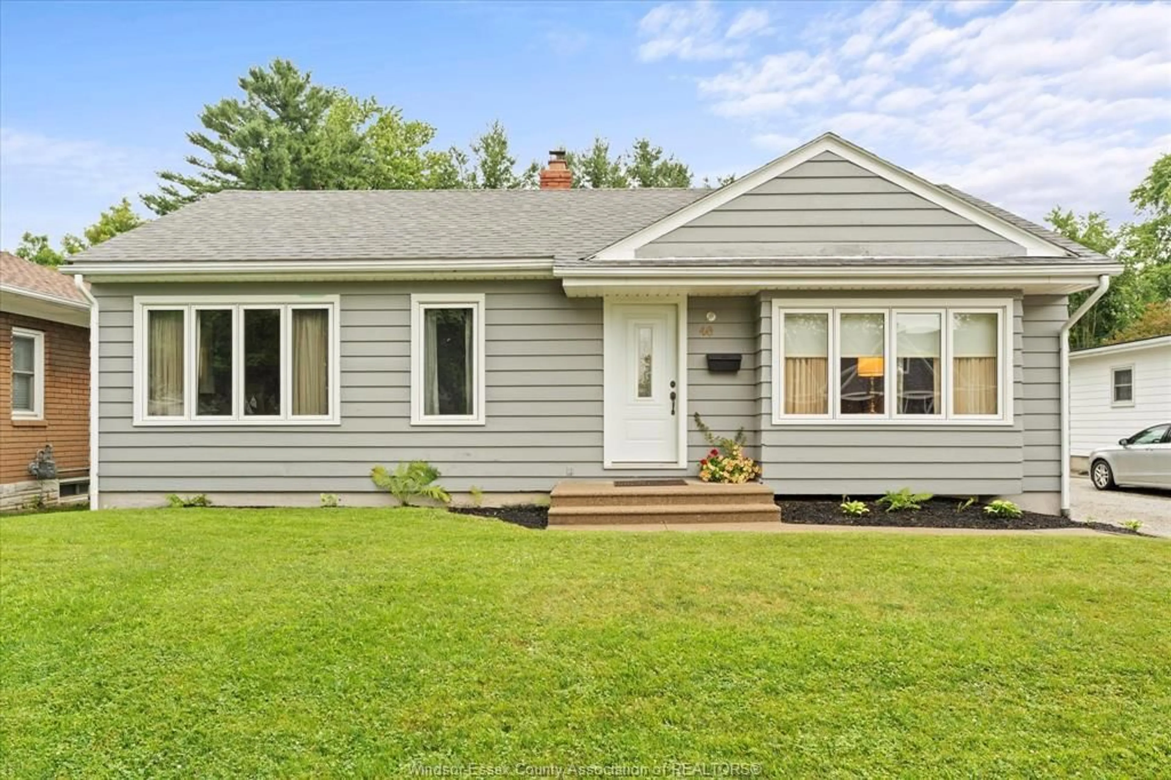 Home with vinyl exterior material, street for 46 HORWATH, Kingsville Ontario N9Y 1B8