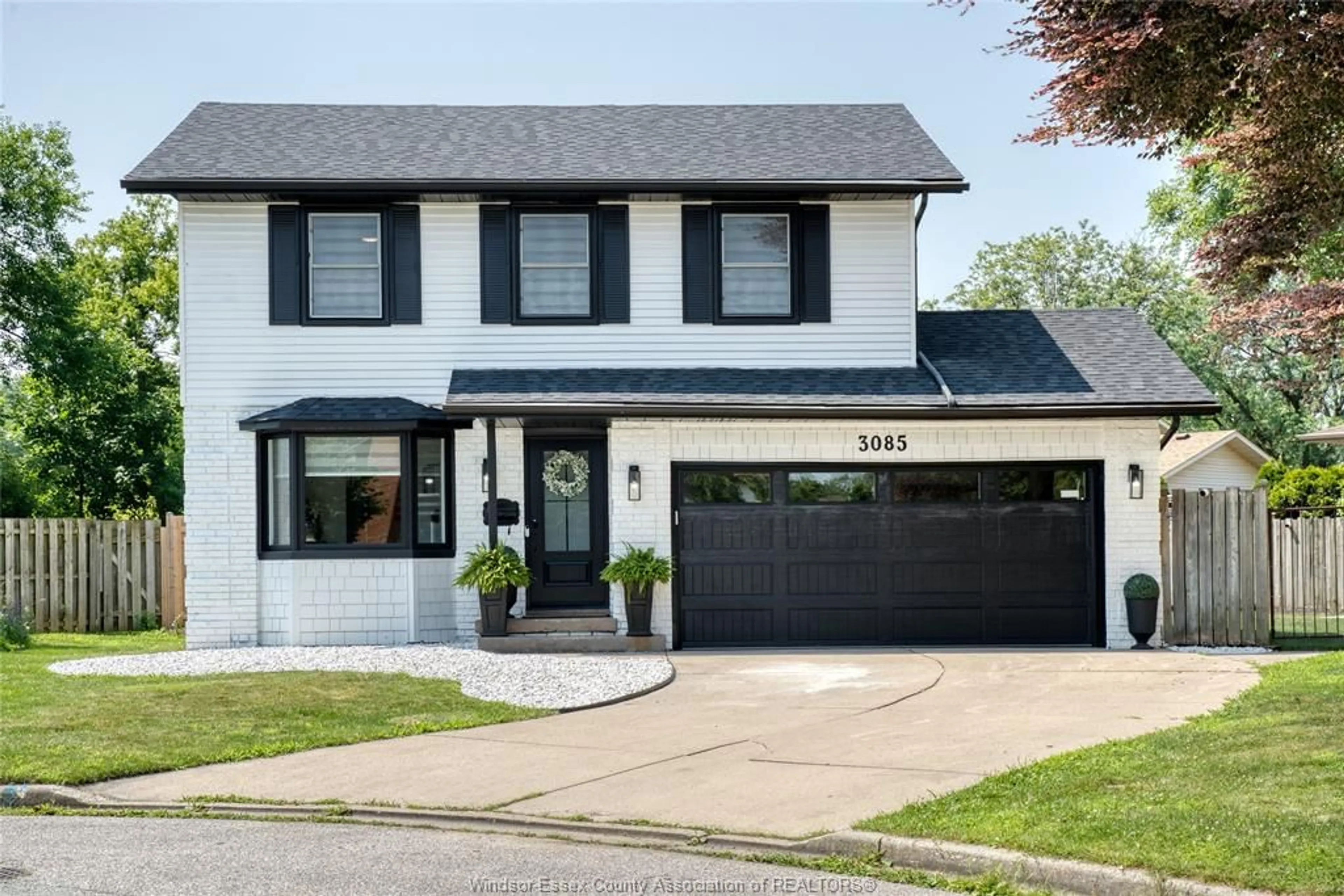 Home with vinyl exterior material, street for 3085 ST. PATRICKS Ave, Windsor Ontario N9E 4C2