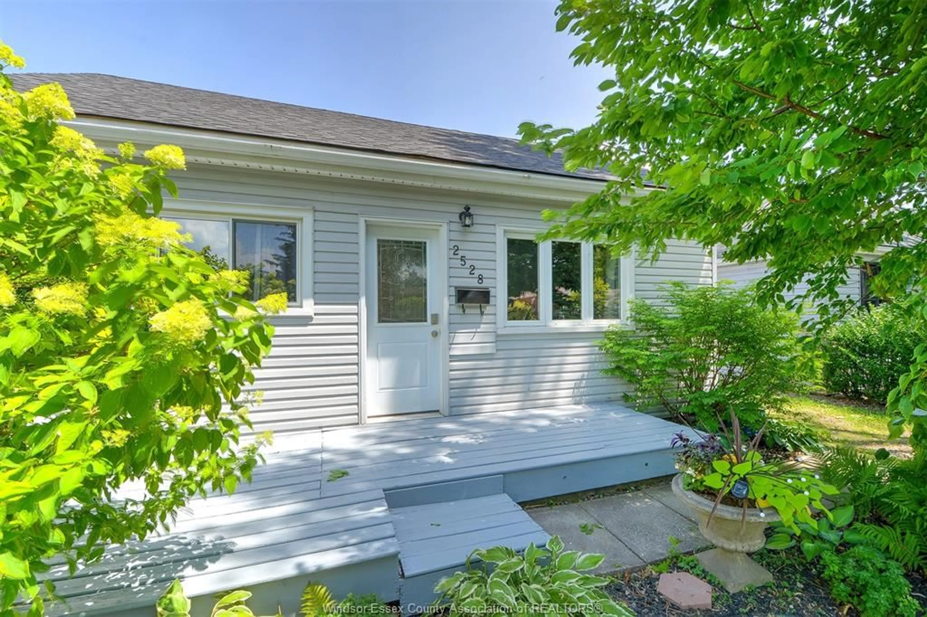 Home with vinyl exterior material, street for 2528 MEIGHEN Rd, Windsor Ontario N8W 4C4