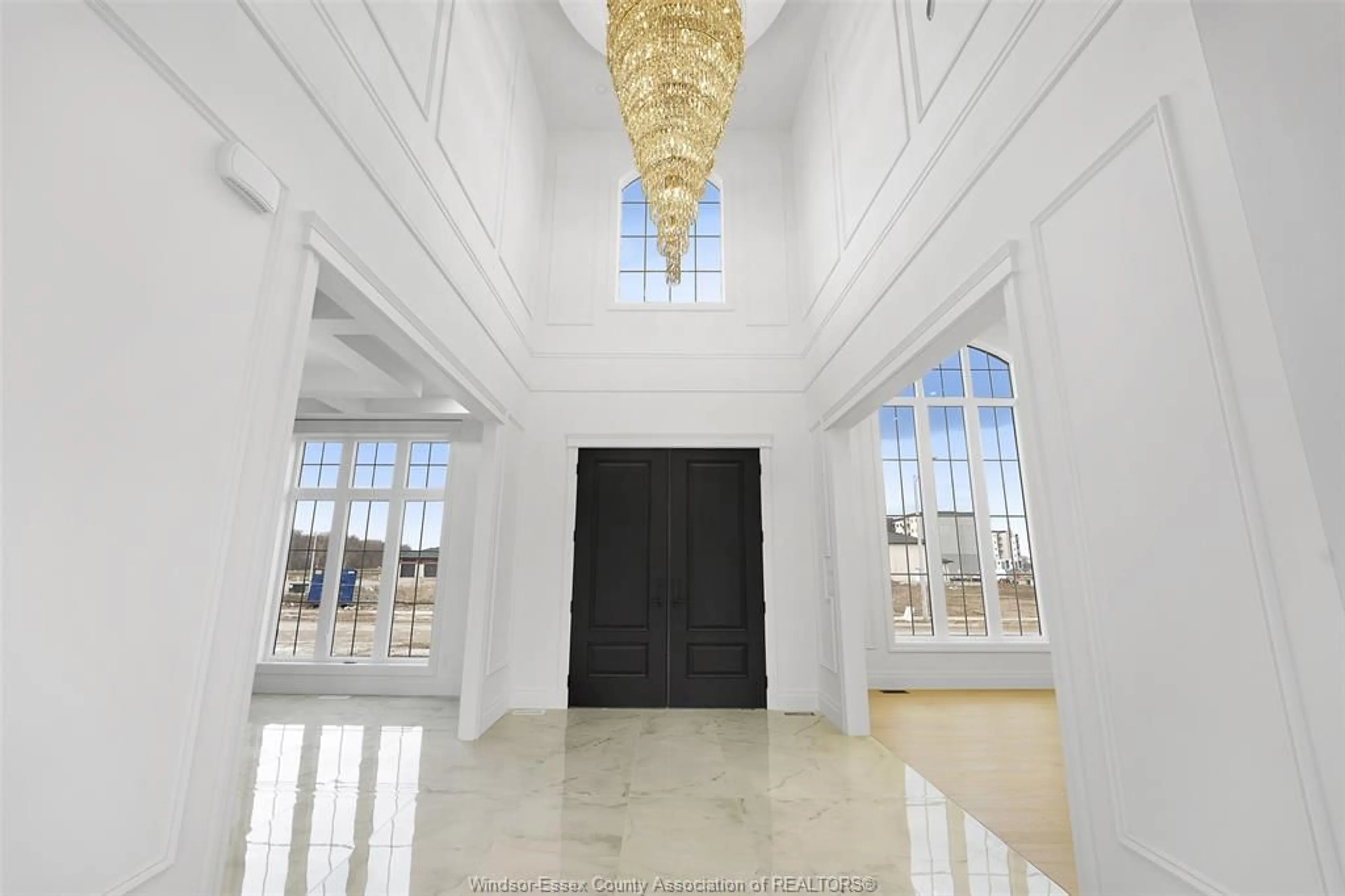 Indoor foyer for 3543 FIORINA, LaSalle Ontario N9H 0M9