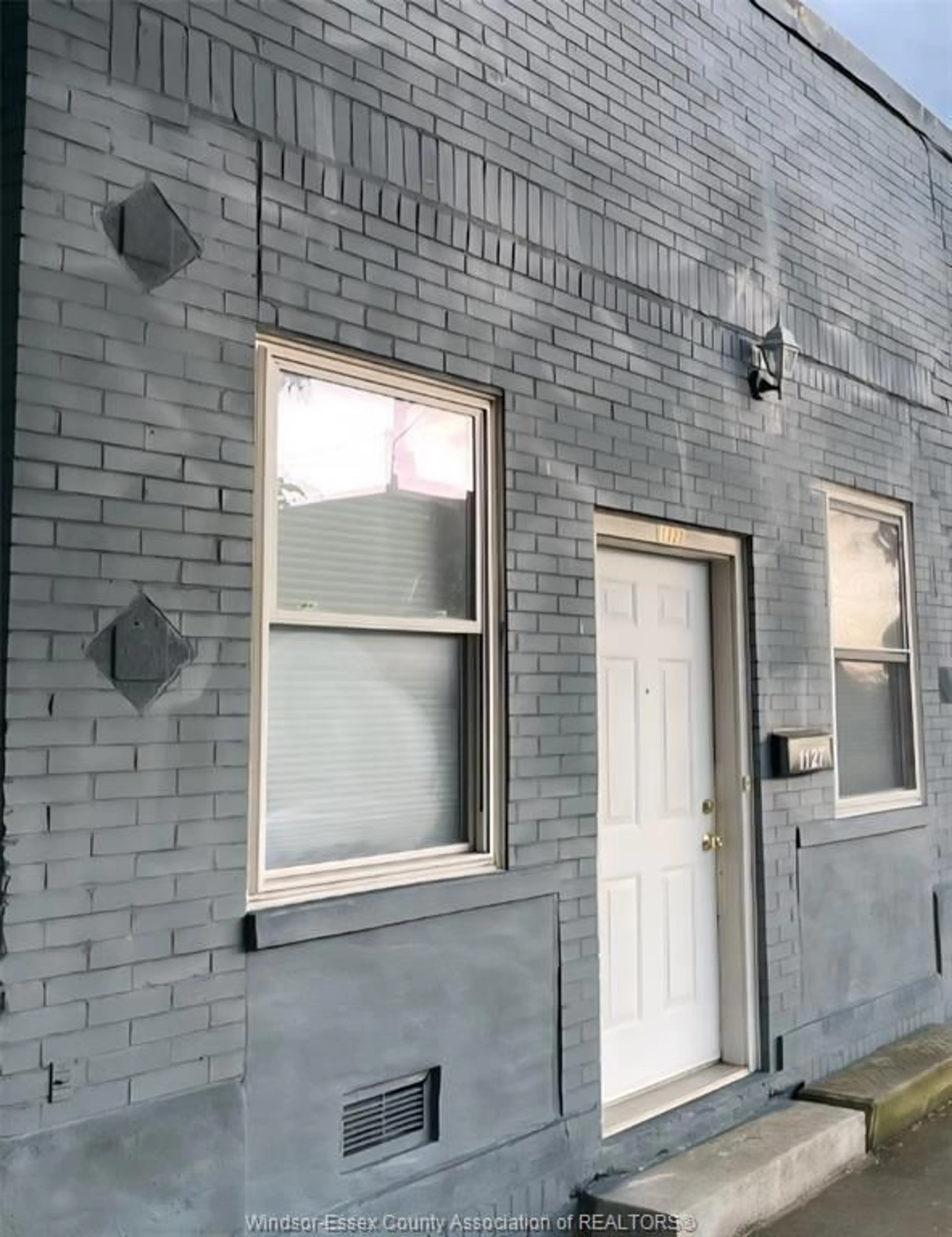 Unknown for 1127 ERIE St, Windsor Ontario N9A 6C6