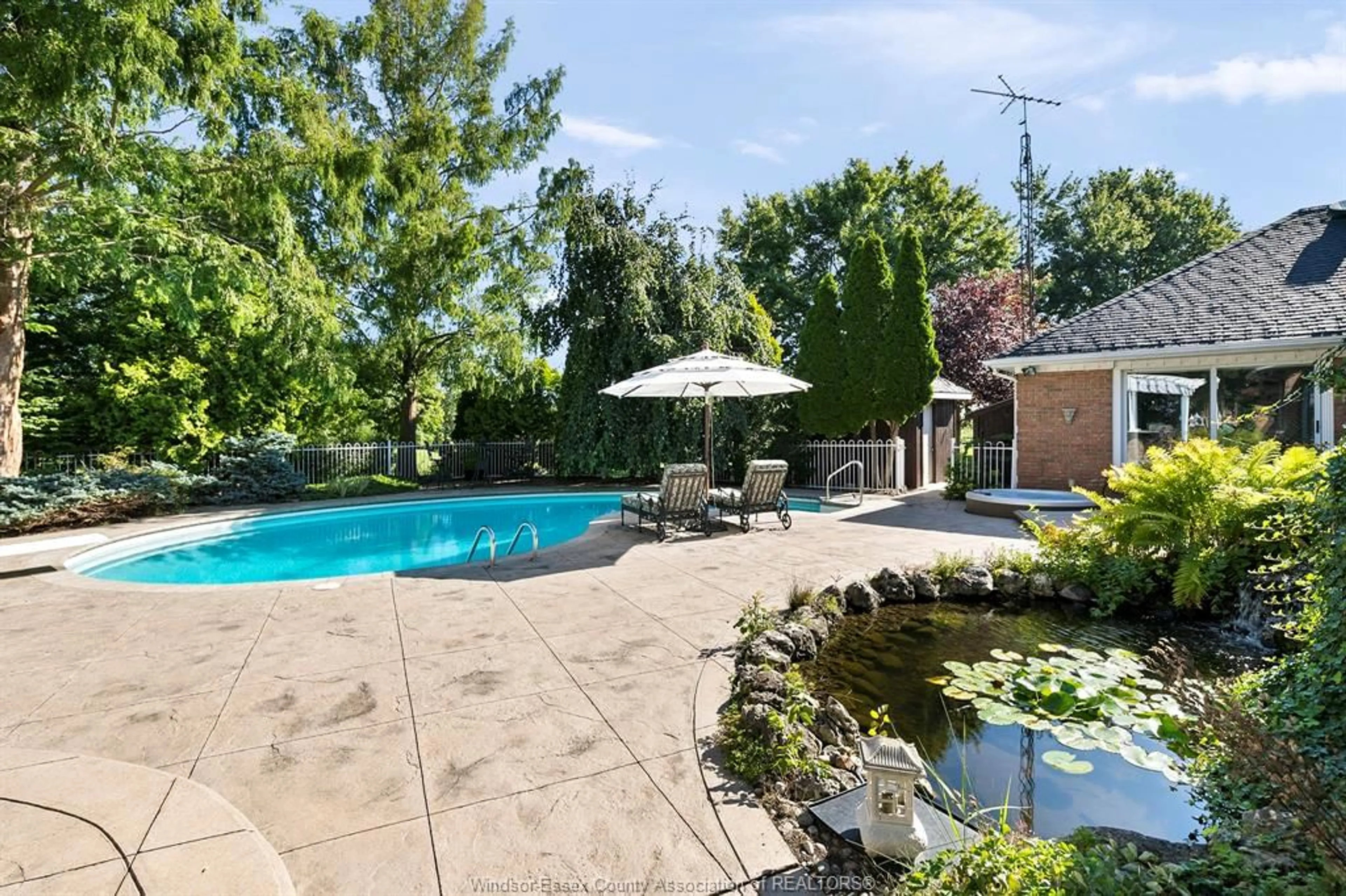 Pool for 13568 COUNTY RD 46 (MIDDLE SIDE ROAD), Lakeshore Ontario N0P 1J0