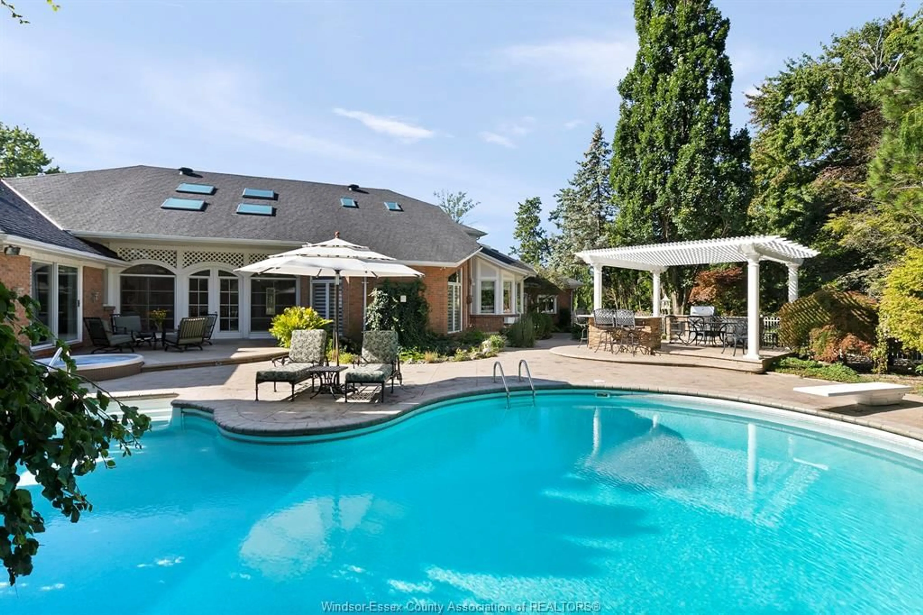 Pool for 13568 COUNTY RD 46 (MIDDLE SIDE ROAD), Lakeshore Ontario N0P 1J0