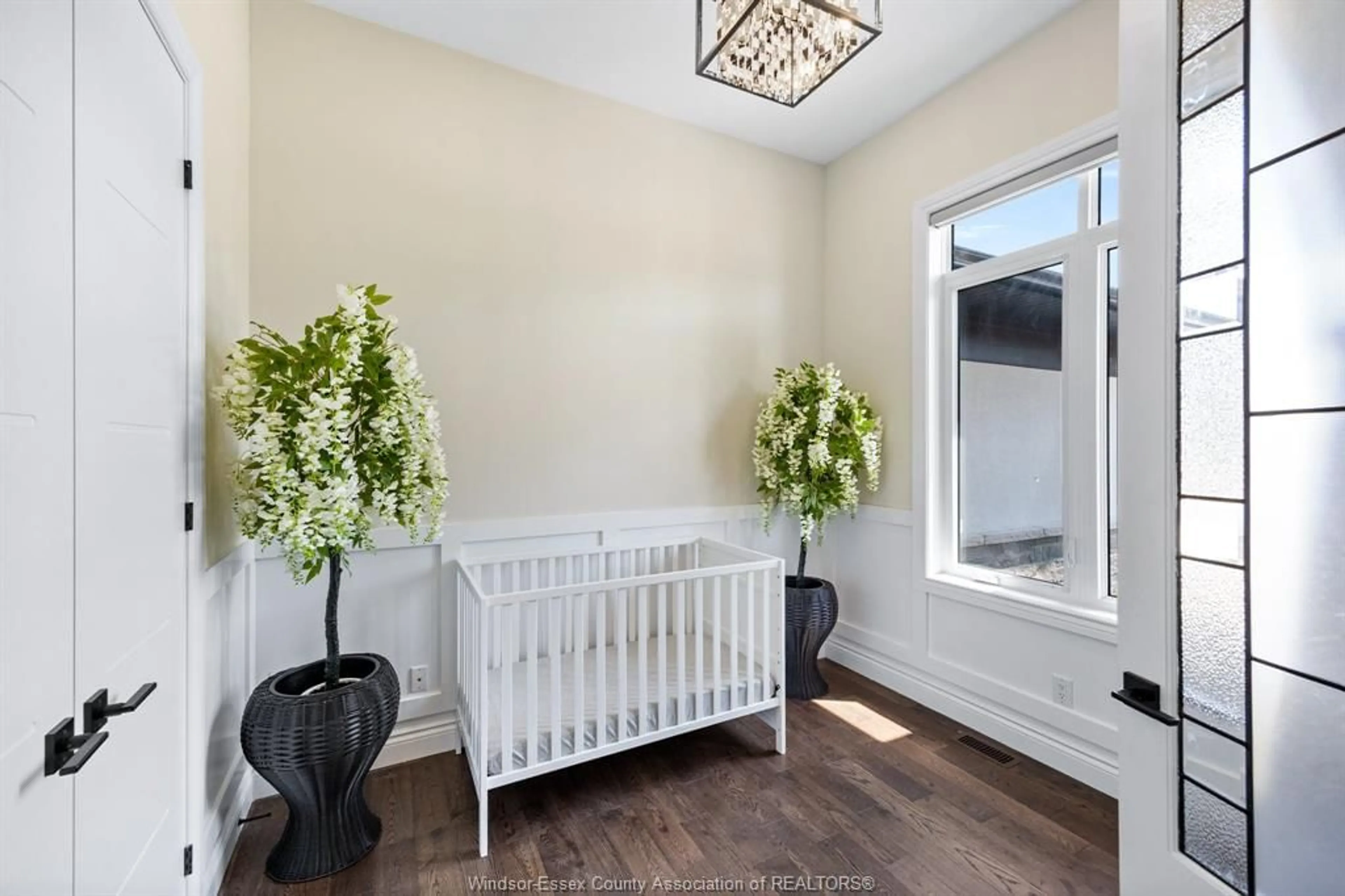 Indoor entryway for 19 EMILY Ave, Kingsville Ontario N9Y 0C7
