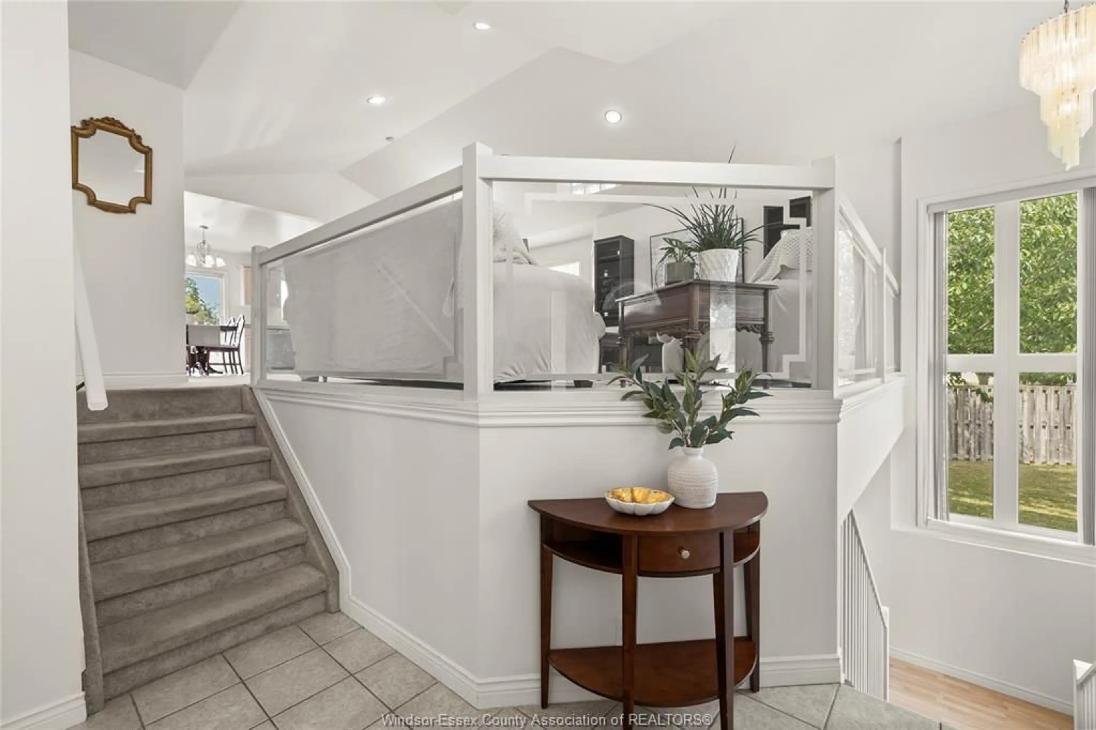 Indoor foyer for 2614 LANGLOIS Ave, Windsor Ontario N8X 4V7