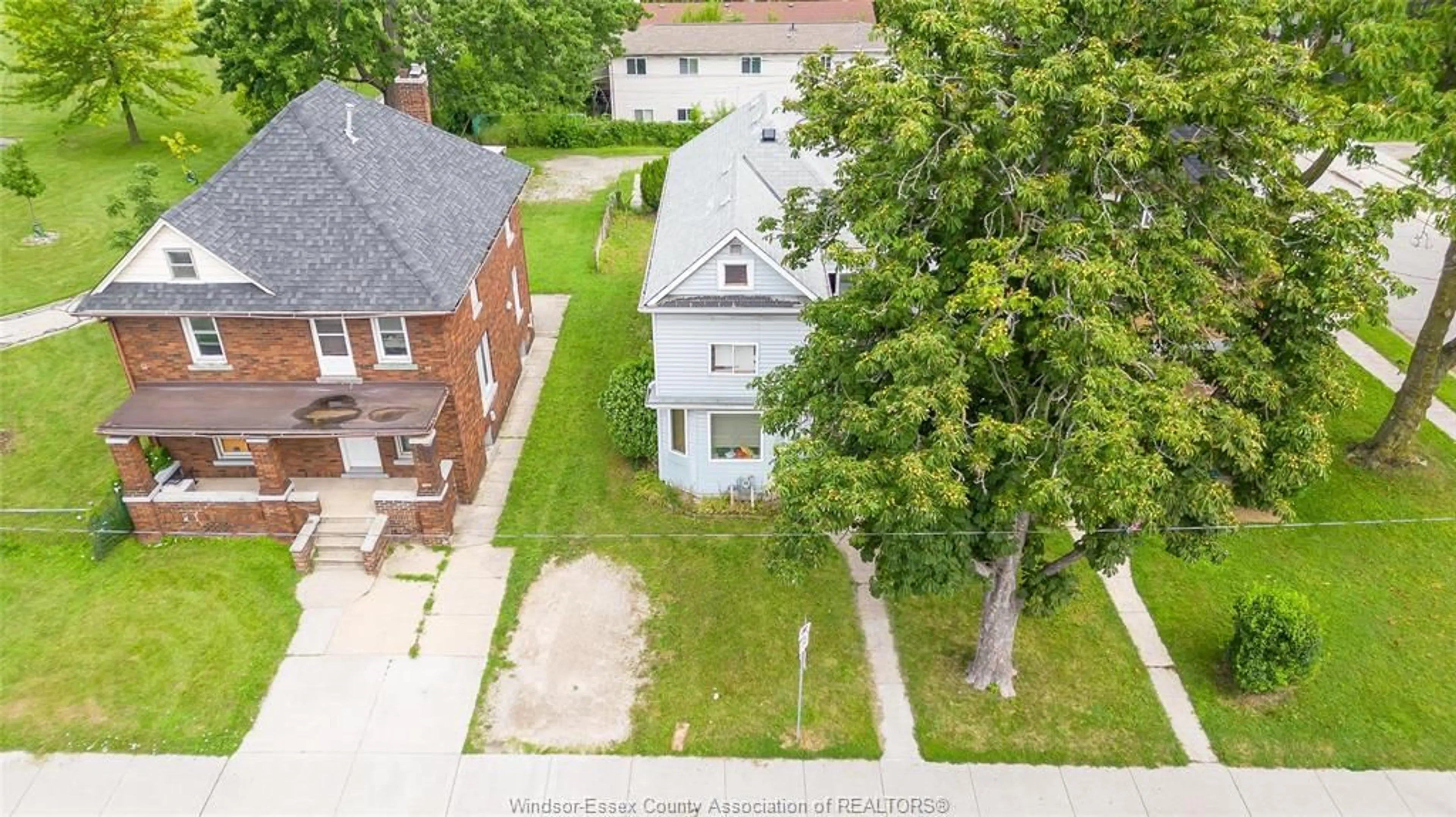Unknown for 1920 UNIVERSITY Ave, Windsor Ontario N9C 1C8