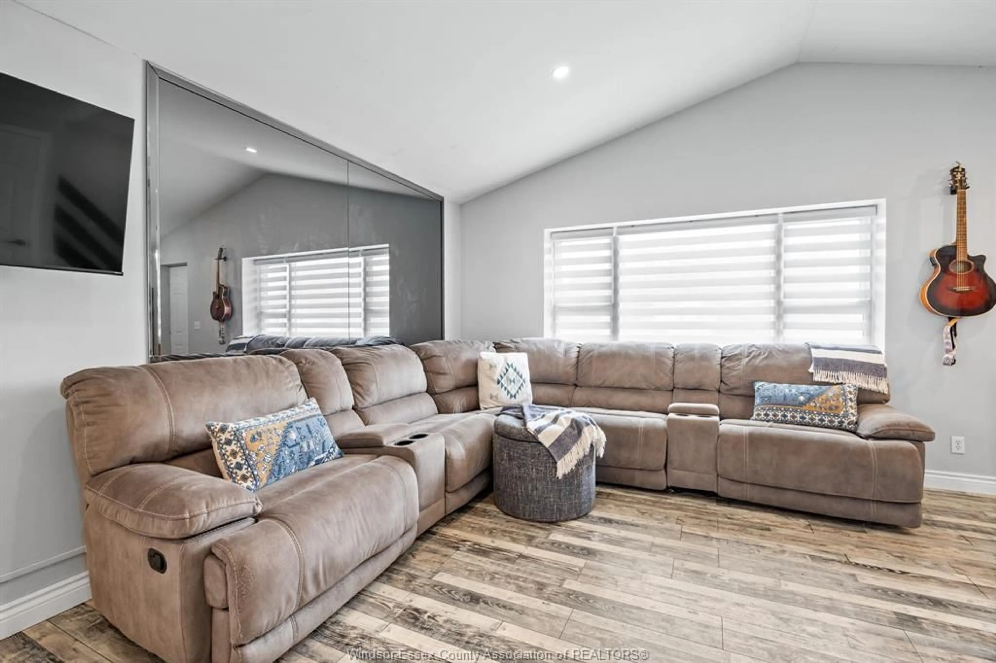 Living room with furniture, unknown for 2736 COUNTY RD 42, St. Joachim Ontario N0R 1S0