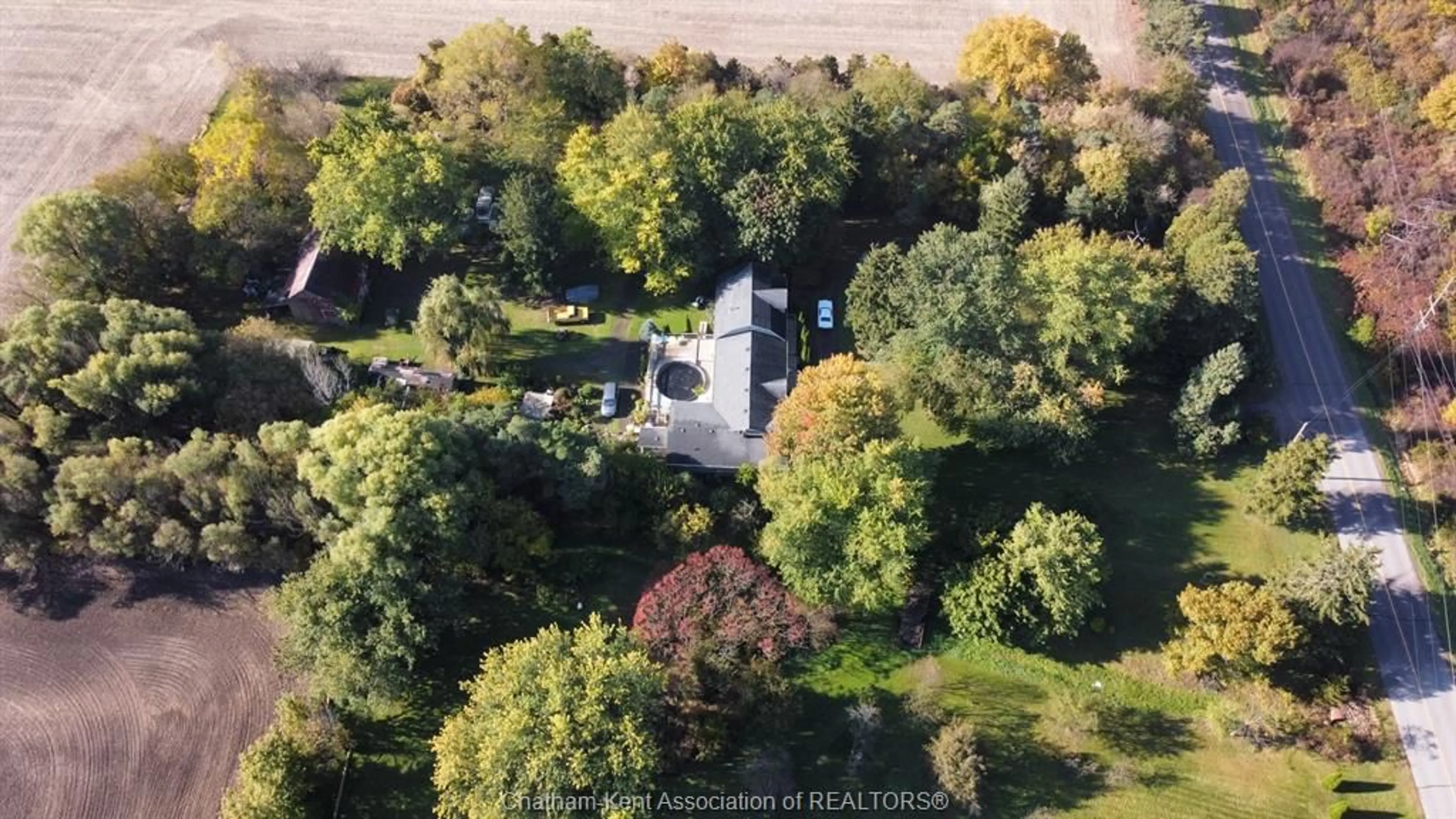 A pic from outside/outdoor area/front of a property/back of a property/a pic from drone, unknown for 12578 MITTON Line, Ridgetown Ontario N0P 2C0