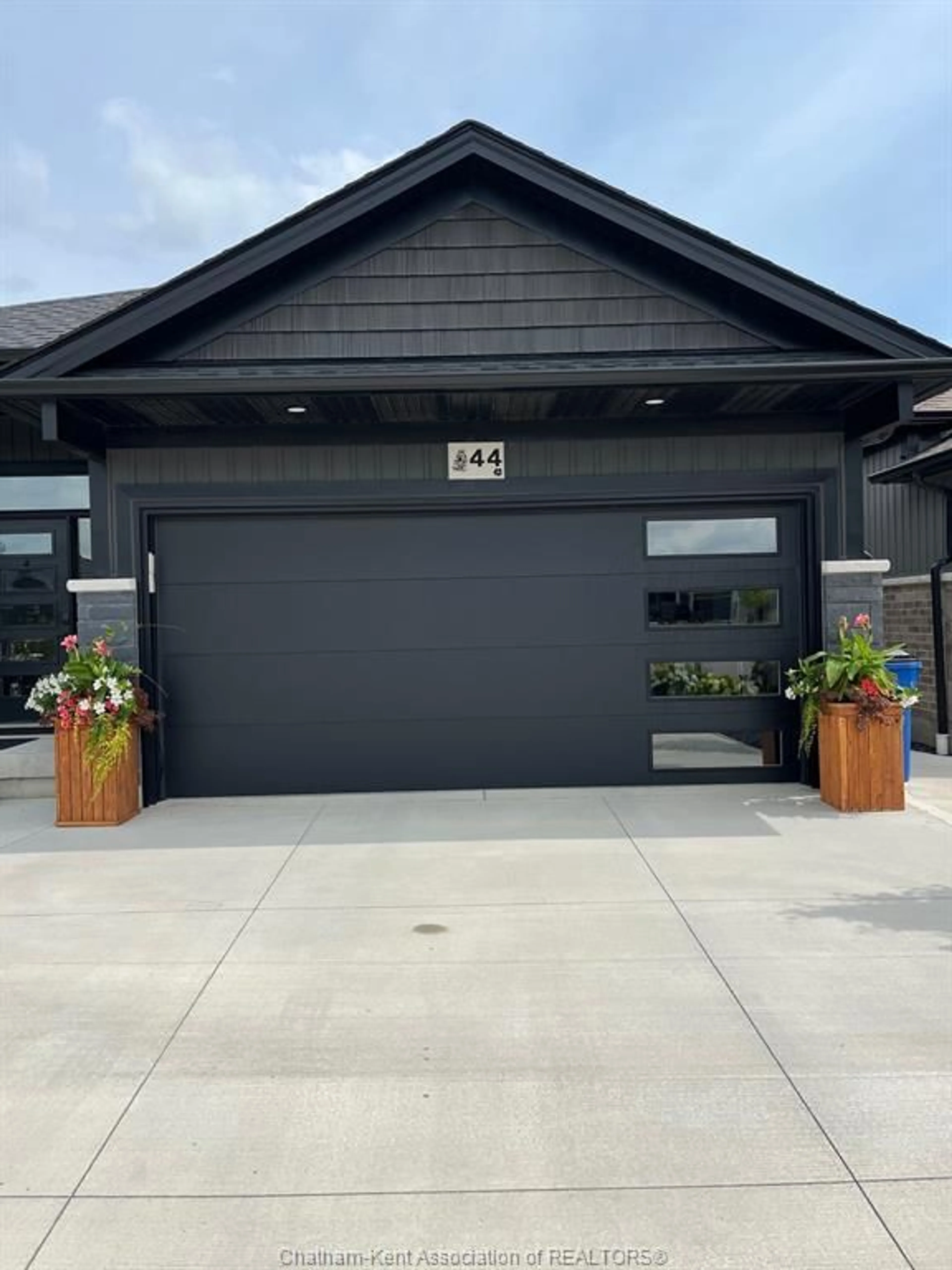 Indoor garage for 44 Cabot Trail, Chatham Ontario N7L 0A4