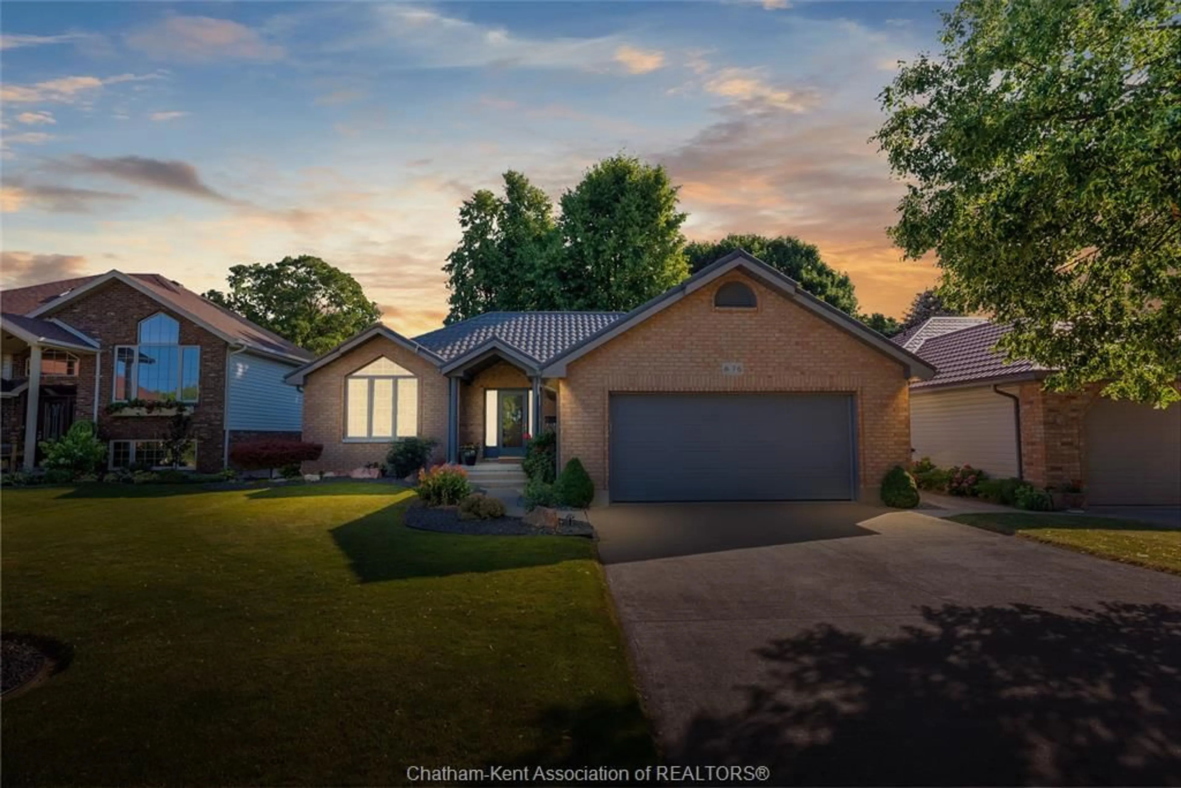 A pic from outside/outdoor area/front of a property/back of a property/a pic from drone, street for 76 GARDEN Path, Chatham Ontario N7L 5L6
