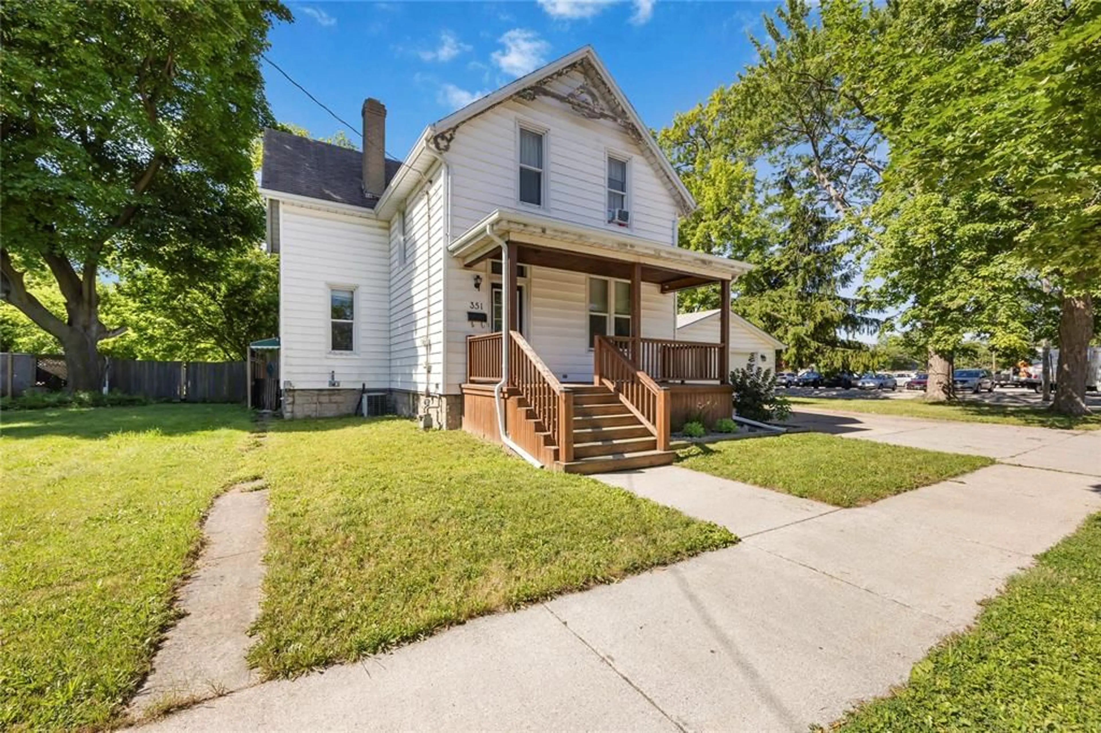 Unknown for 351 DEVINE St, Sarnia Ontario N7T 1V2