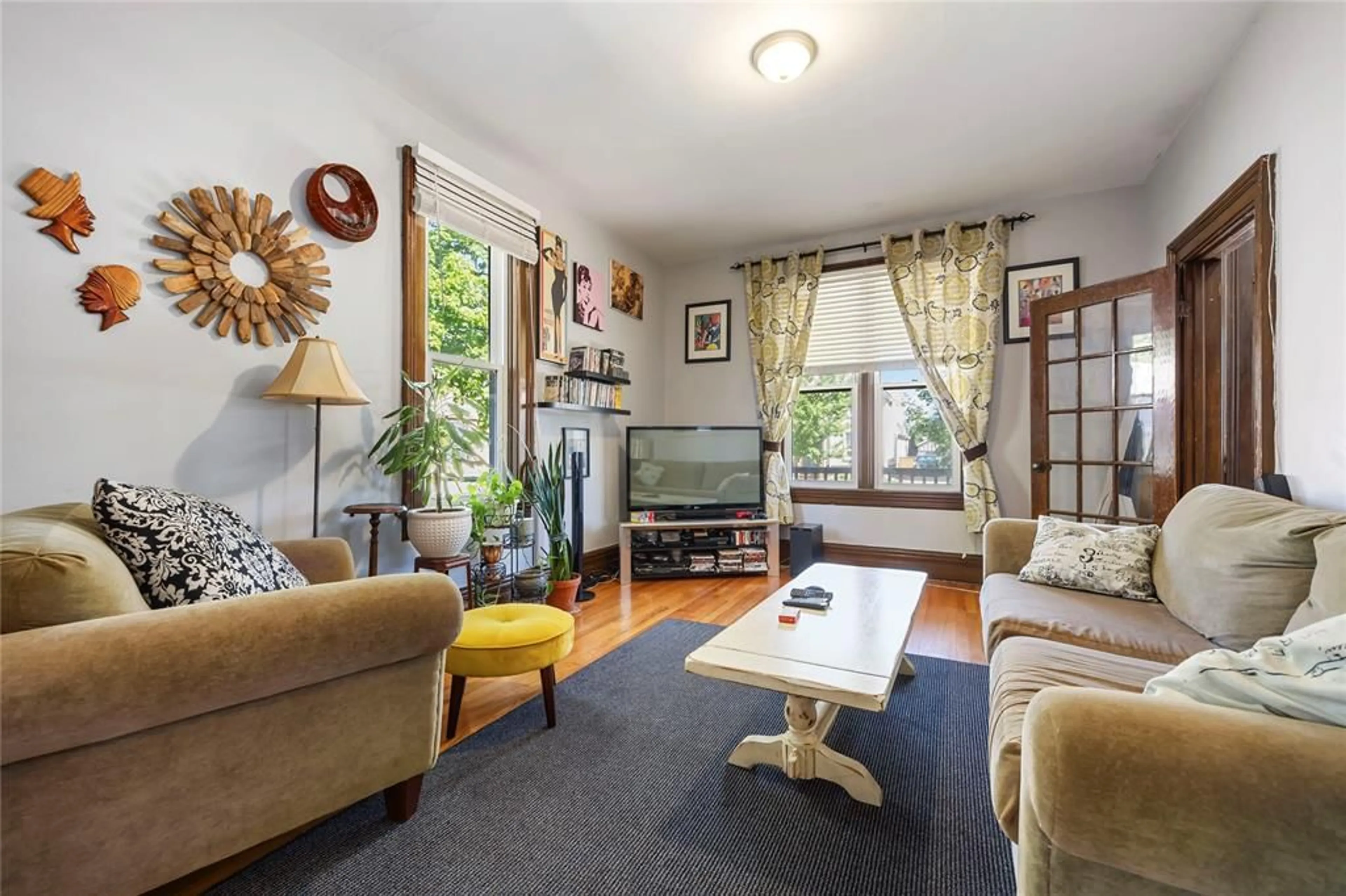 Living room with furniture, unknown for 351 DEVINE St, Sarnia Ontario N7T 1V2